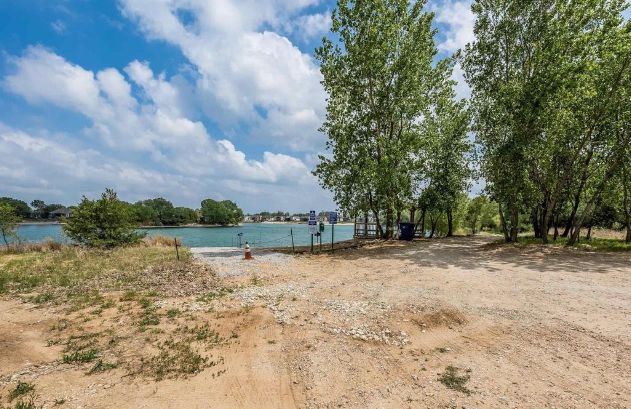 3227 S Blue Lake Court Wichita KS 67215