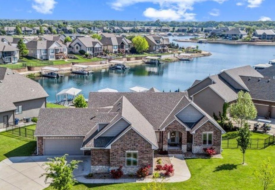 2566 N Paradise Street Wichita KS 67205