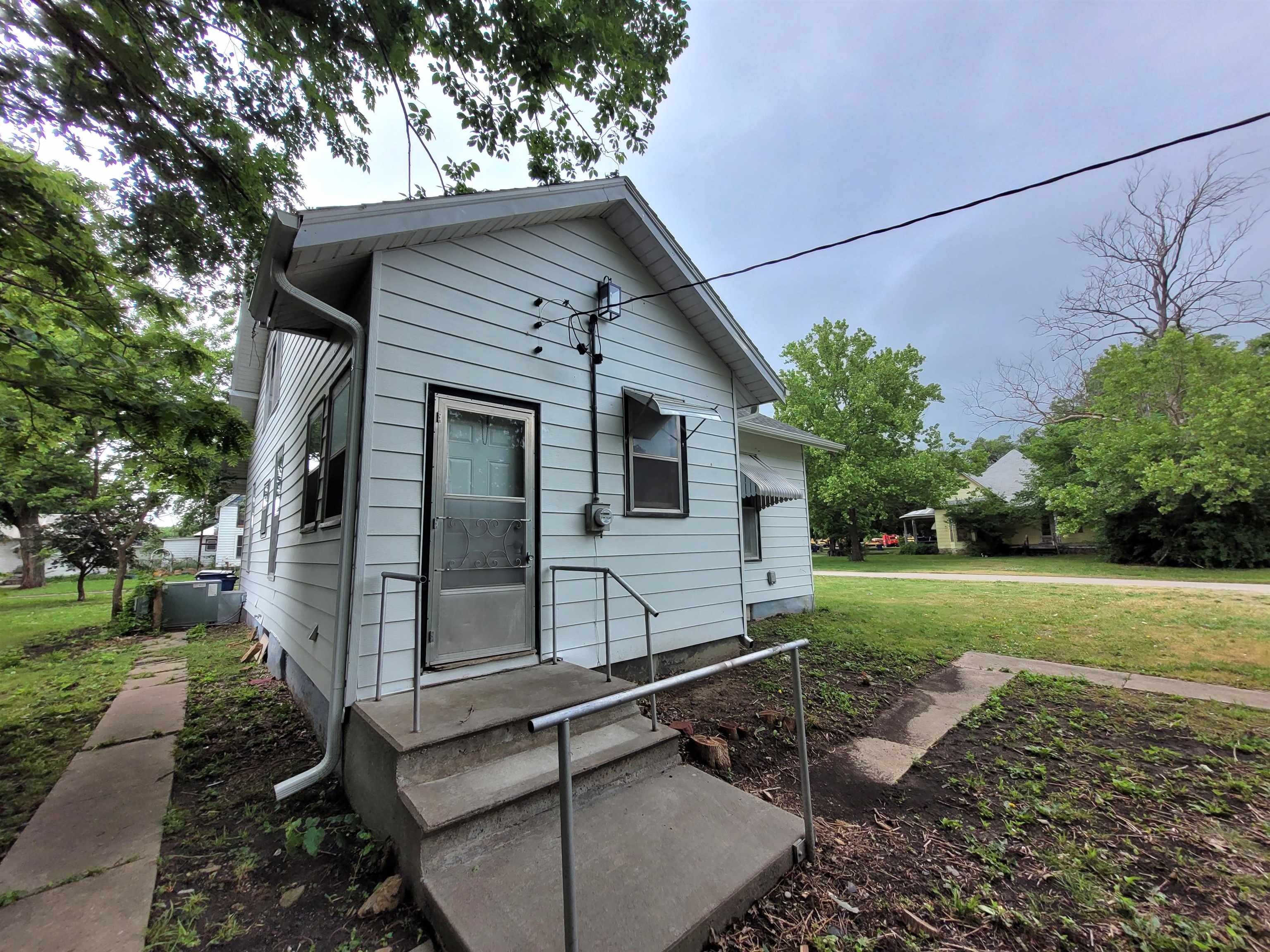 720 N Elm Eureka KS 67045