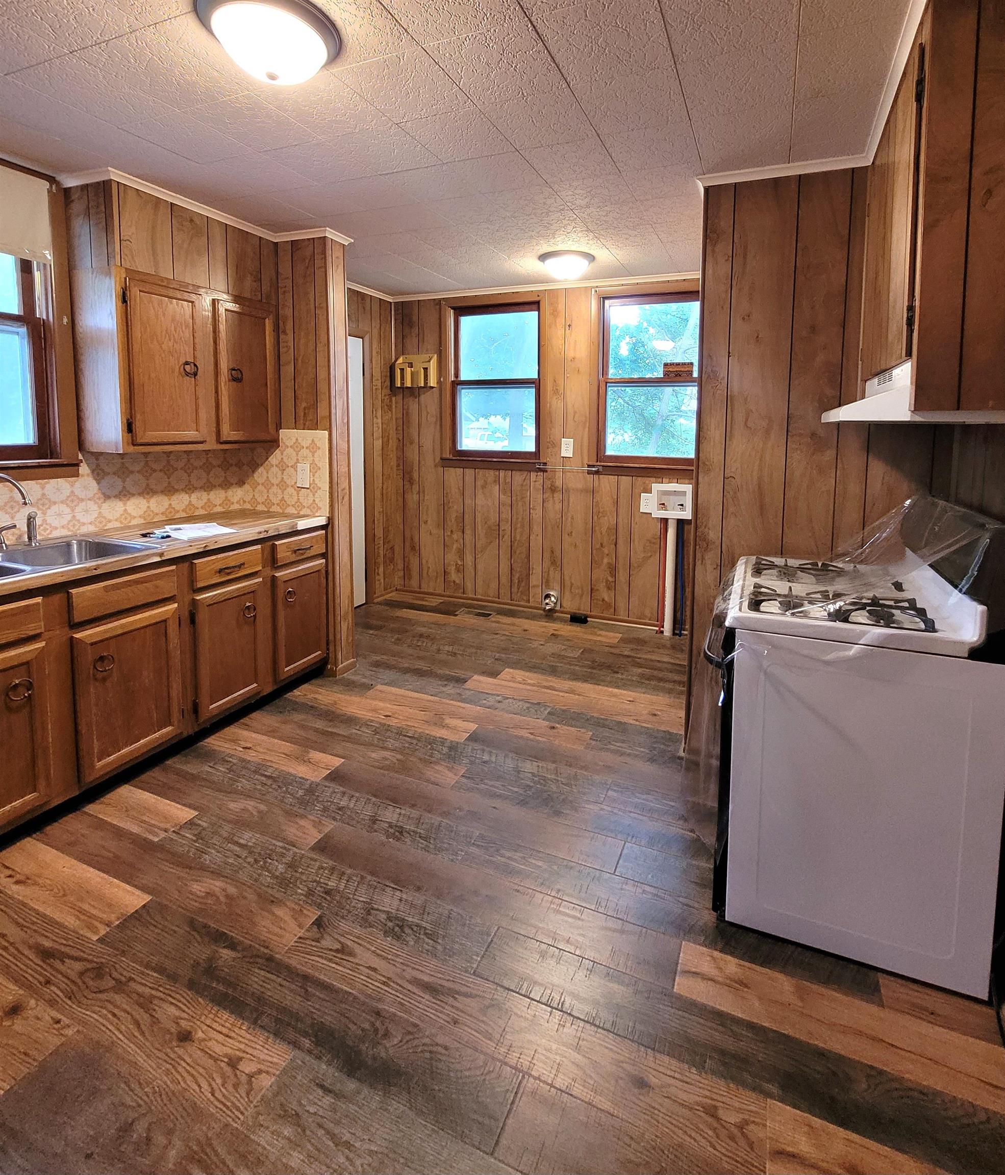 720 N Elm Eureka KS 67045