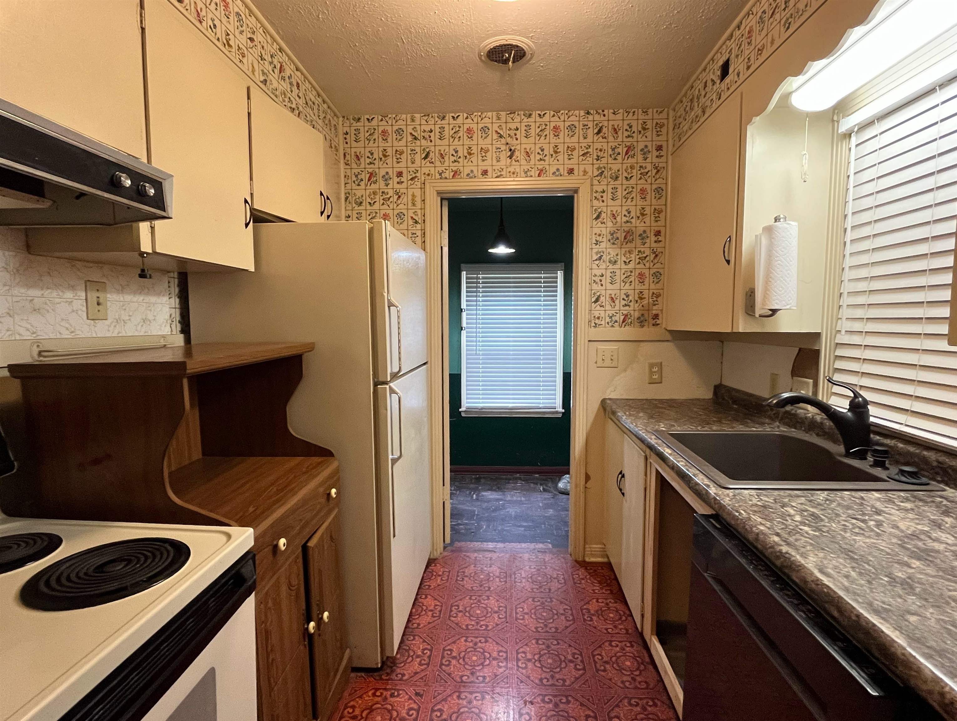 1844 S Bleckley Wichita KS 67218