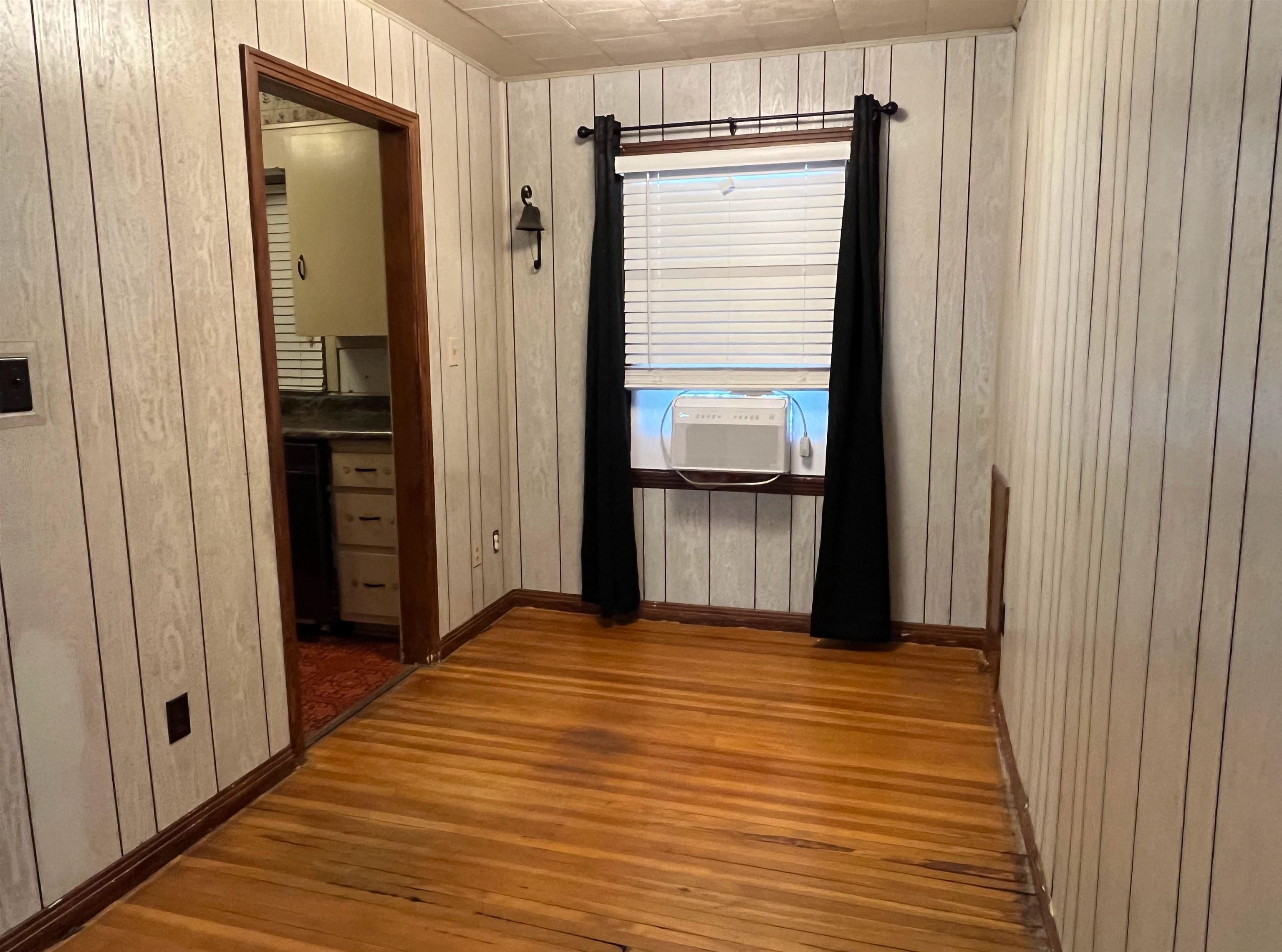 1844 S Bleckley Wichita KS 67218