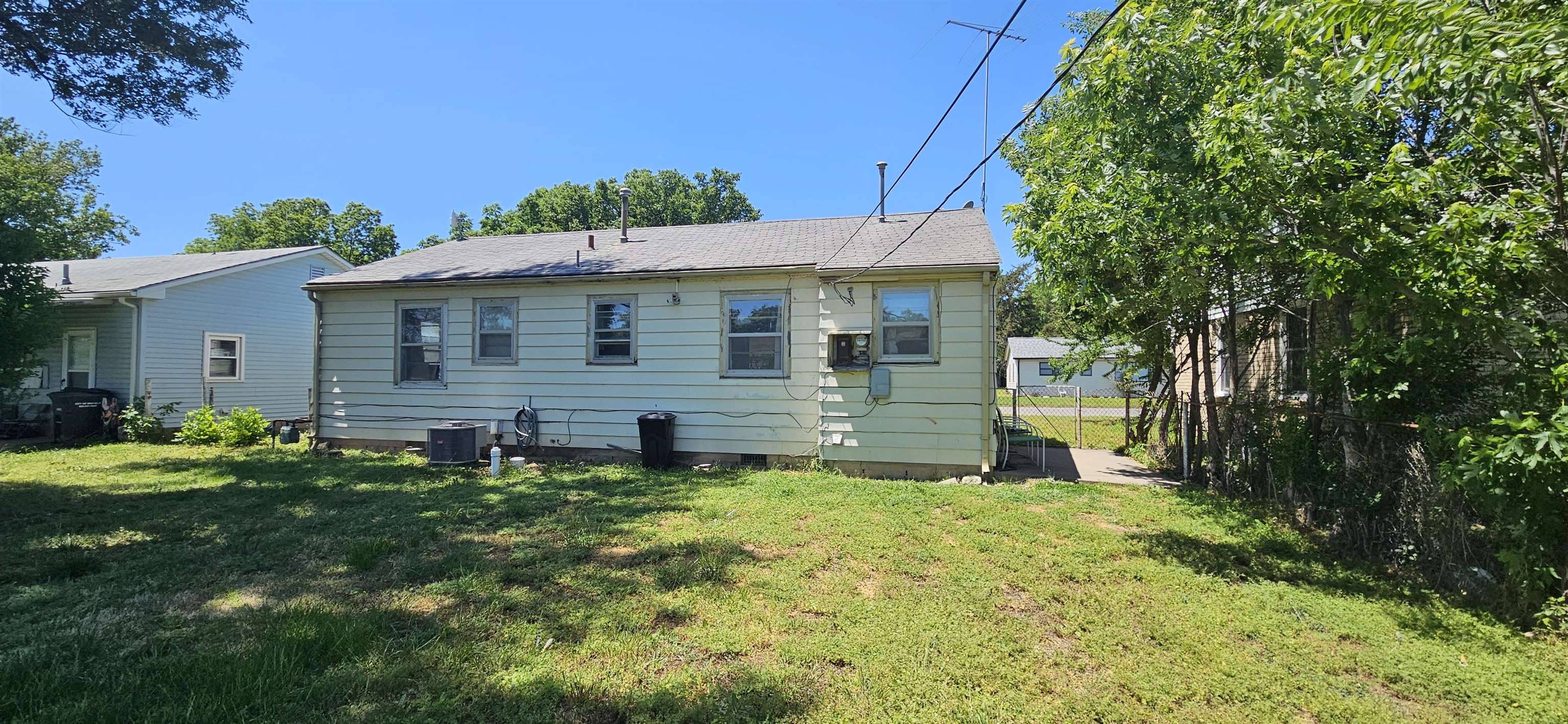 1720 Poplar Street Winfield KS 67156