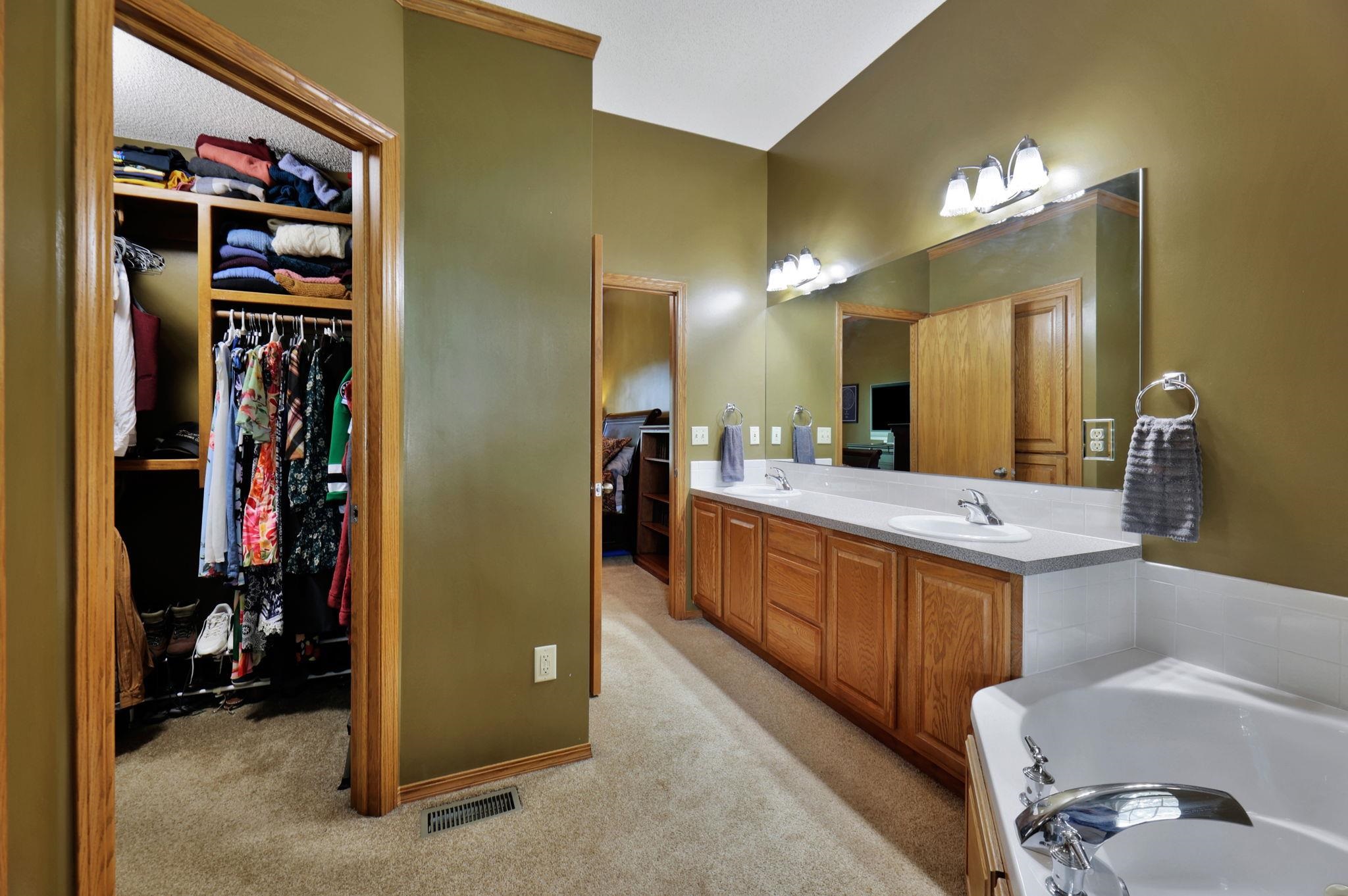 225 S Jamestown Andover KS 67002