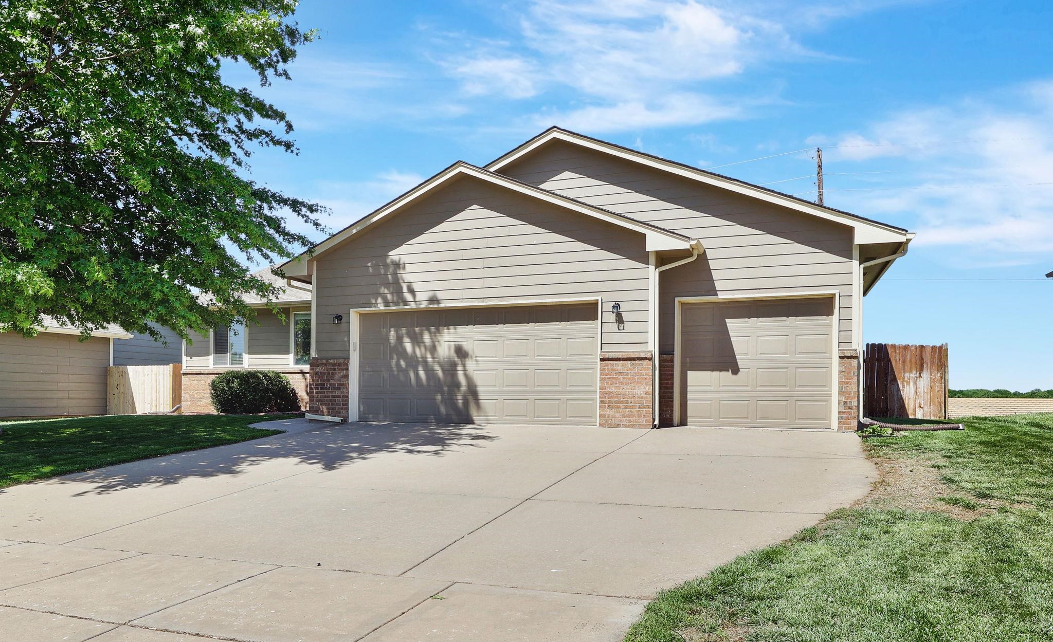 422 E Rolling Acres Court Park City KS 67147