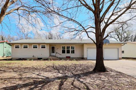 2310 Rosewood Avenue North Newton KS 67117