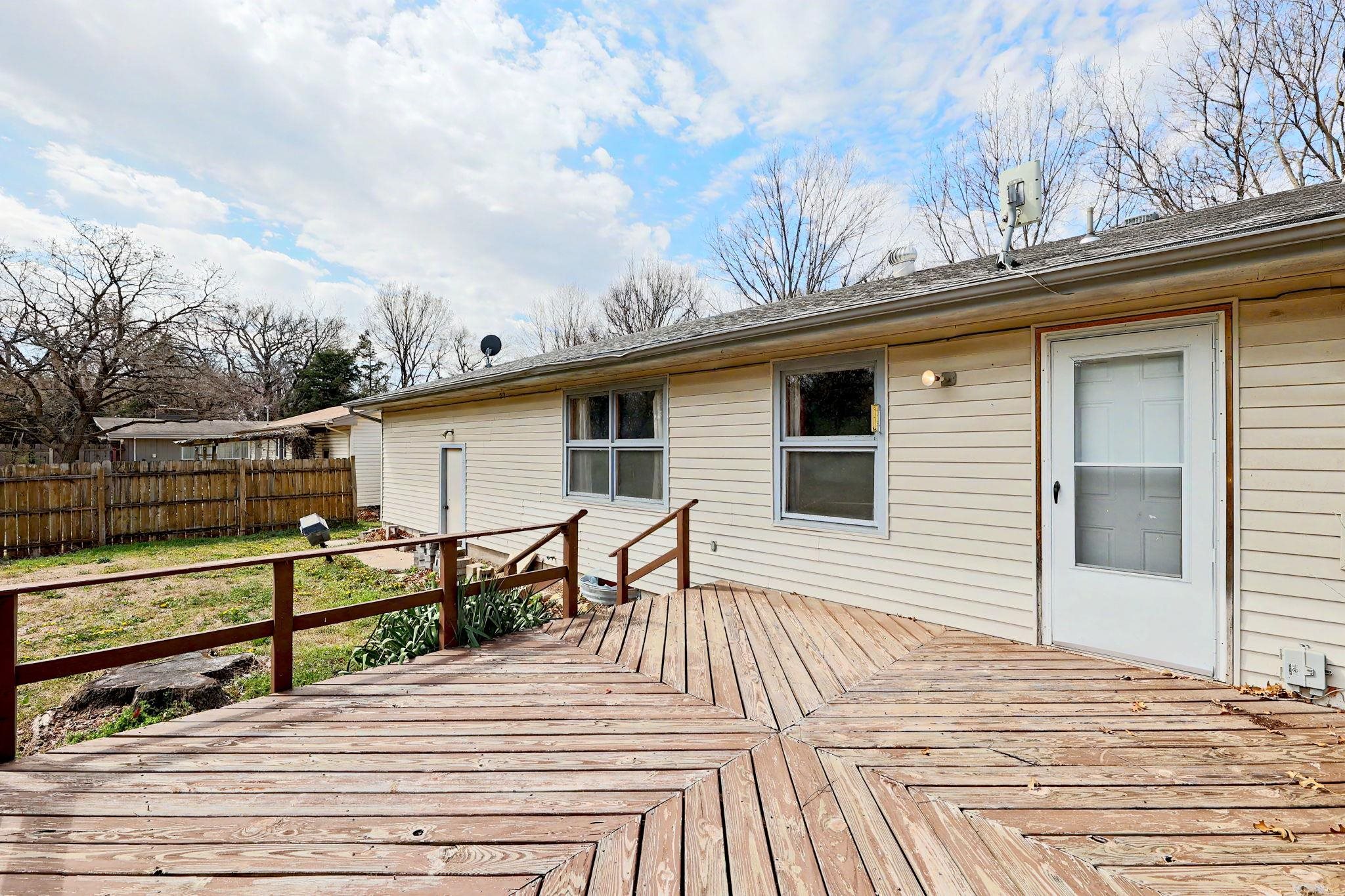 2310 Rosewood Avenue North Newton KS 67117