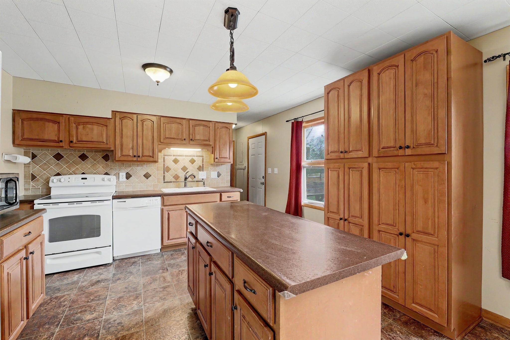 2310 Rosewood Avenue North Newton KS 67117