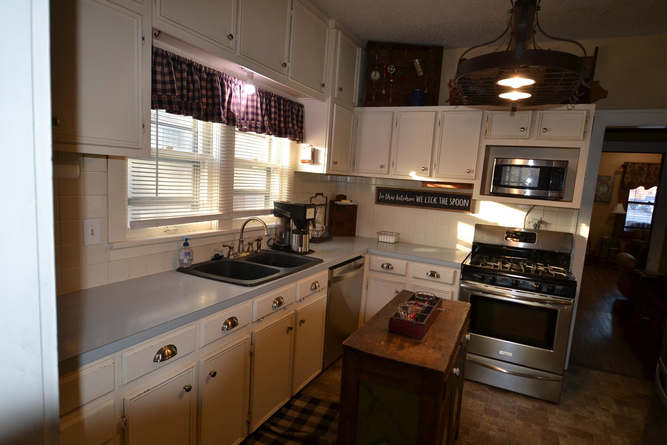 3021 E Oakland Avenue Wichita KS 67211