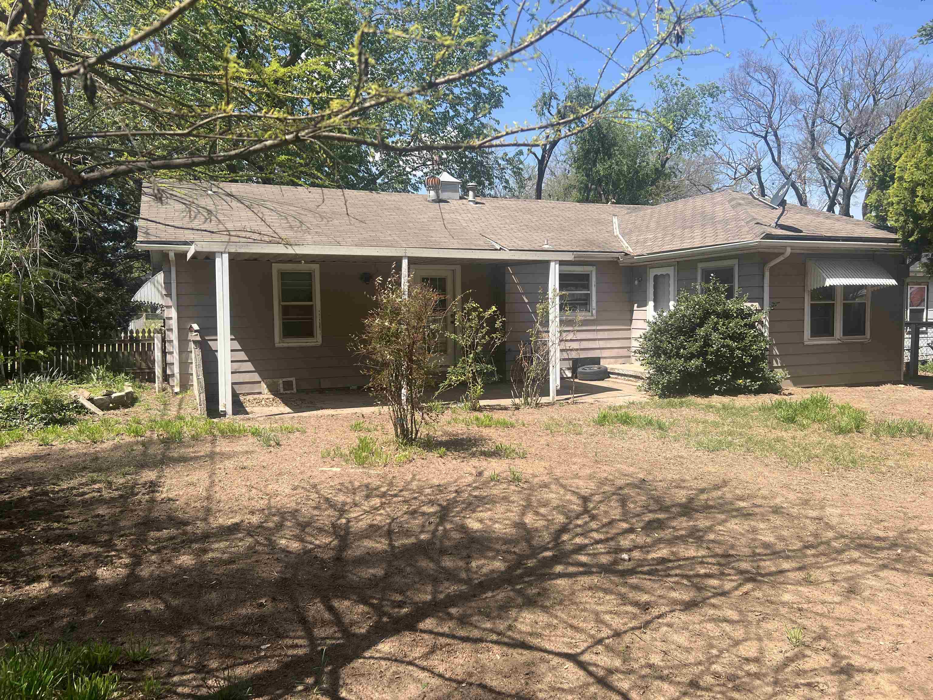 1004 N 9 Arkansas City KS 67005