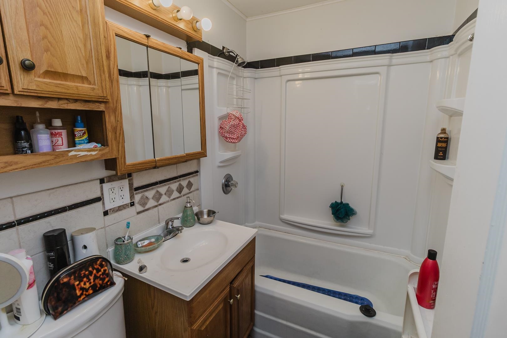 1020 Waverly Wichita KS 67218