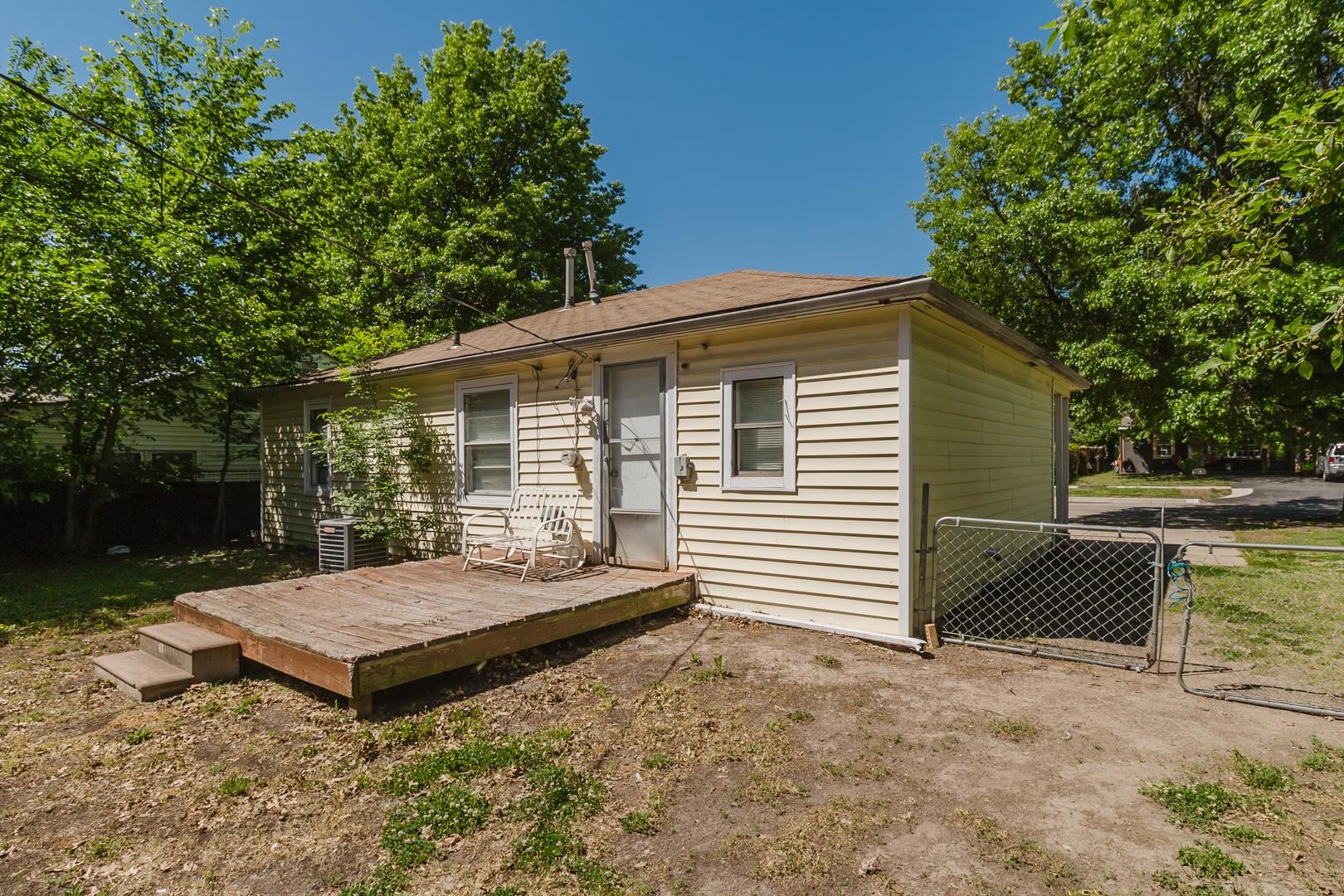 1020 Waverly Wichita KS 67218