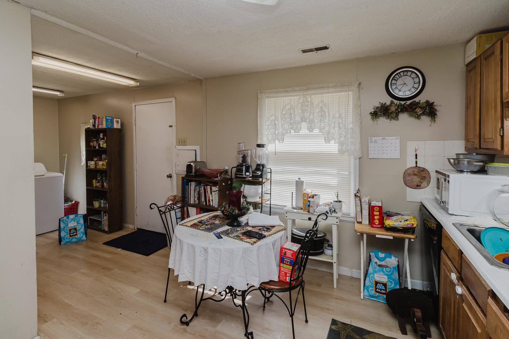 1020 Waverly Wichita KS 67218