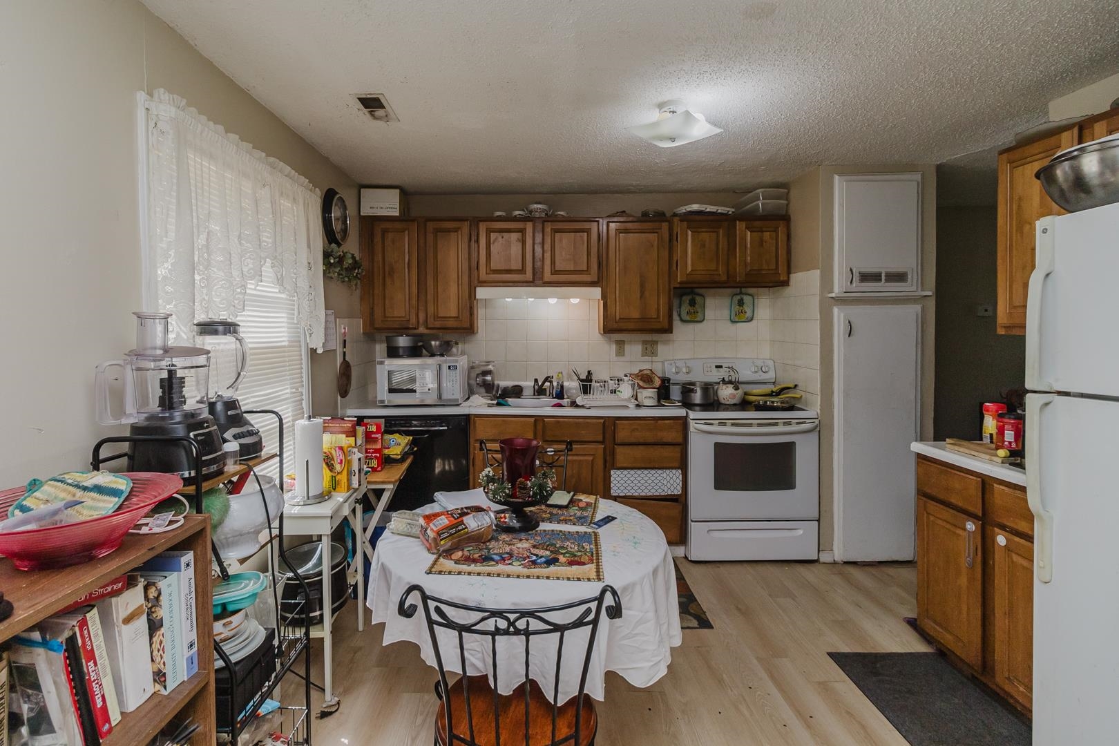 1020 Waverly Wichita KS 67218