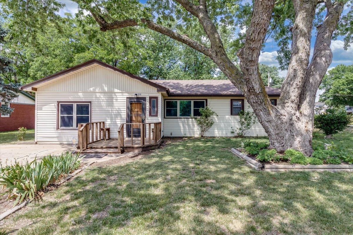 215 S Tracy Avenue Clearwater KS 67026