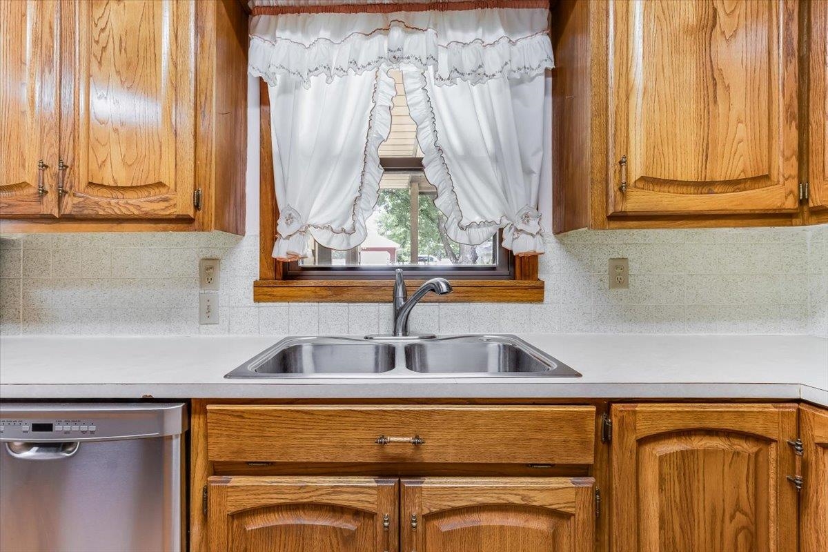 215 S Tracy Avenue Clearwater KS 67026