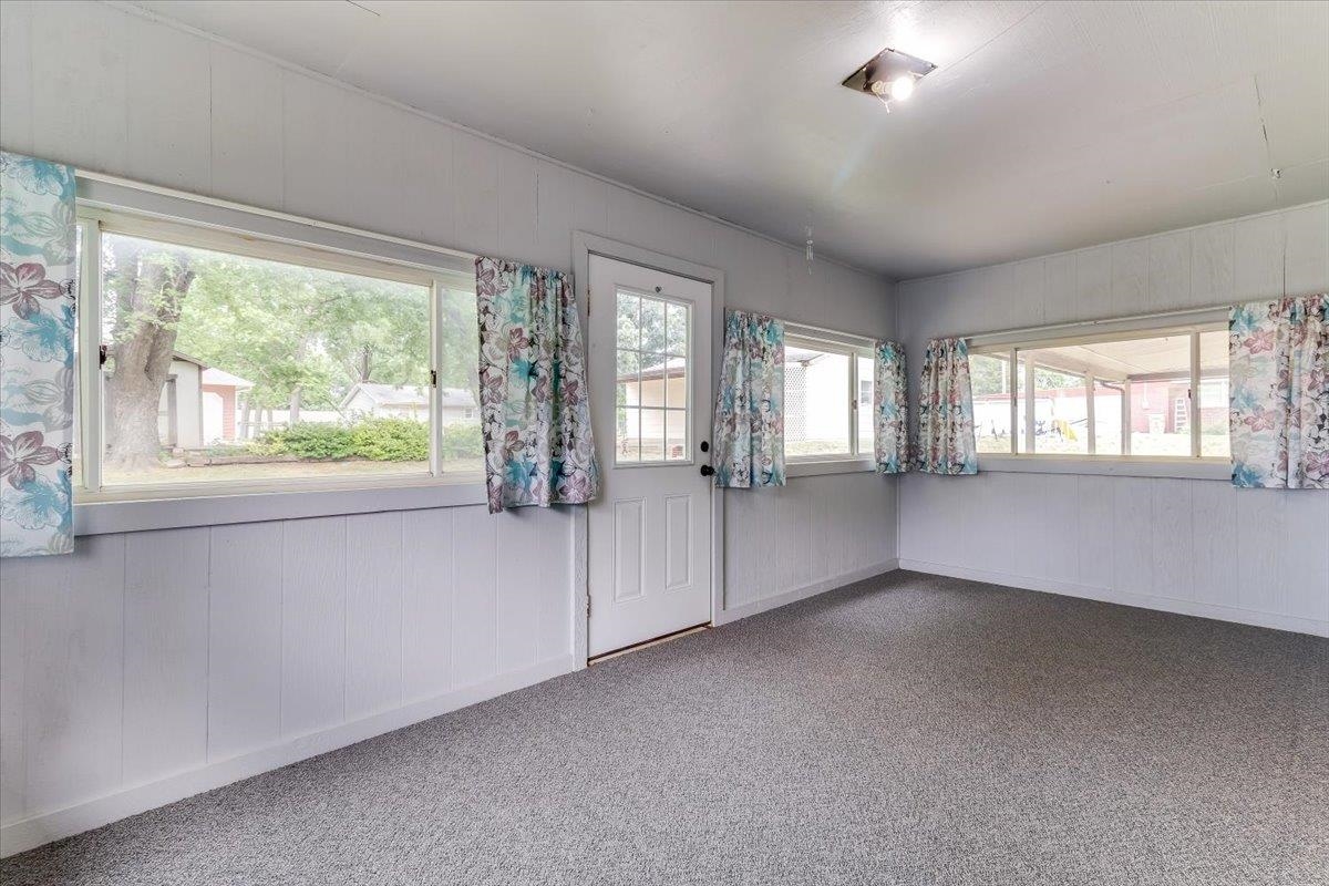 215 S Tracy Avenue Clearwater KS 67026