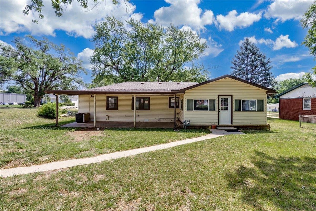 215 S Tracy Avenue Clearwater KS 67026