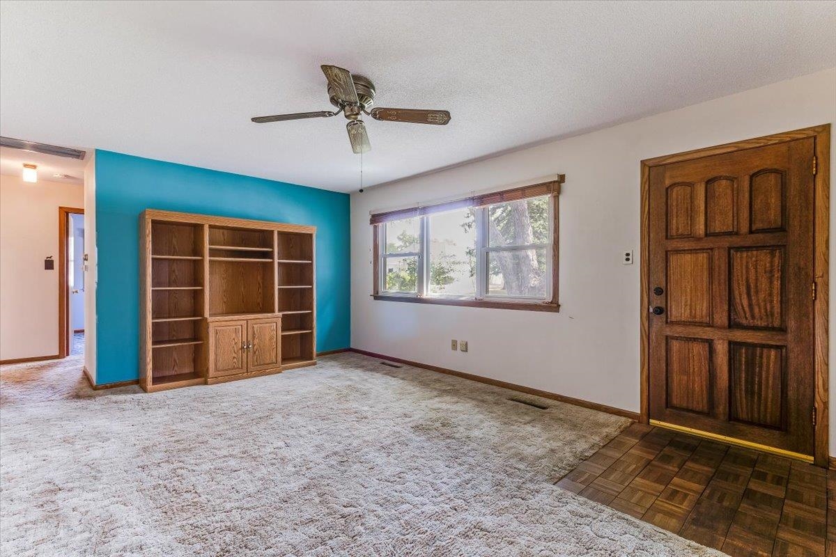 215 S Tracy Avenue Clearwater KS 67026