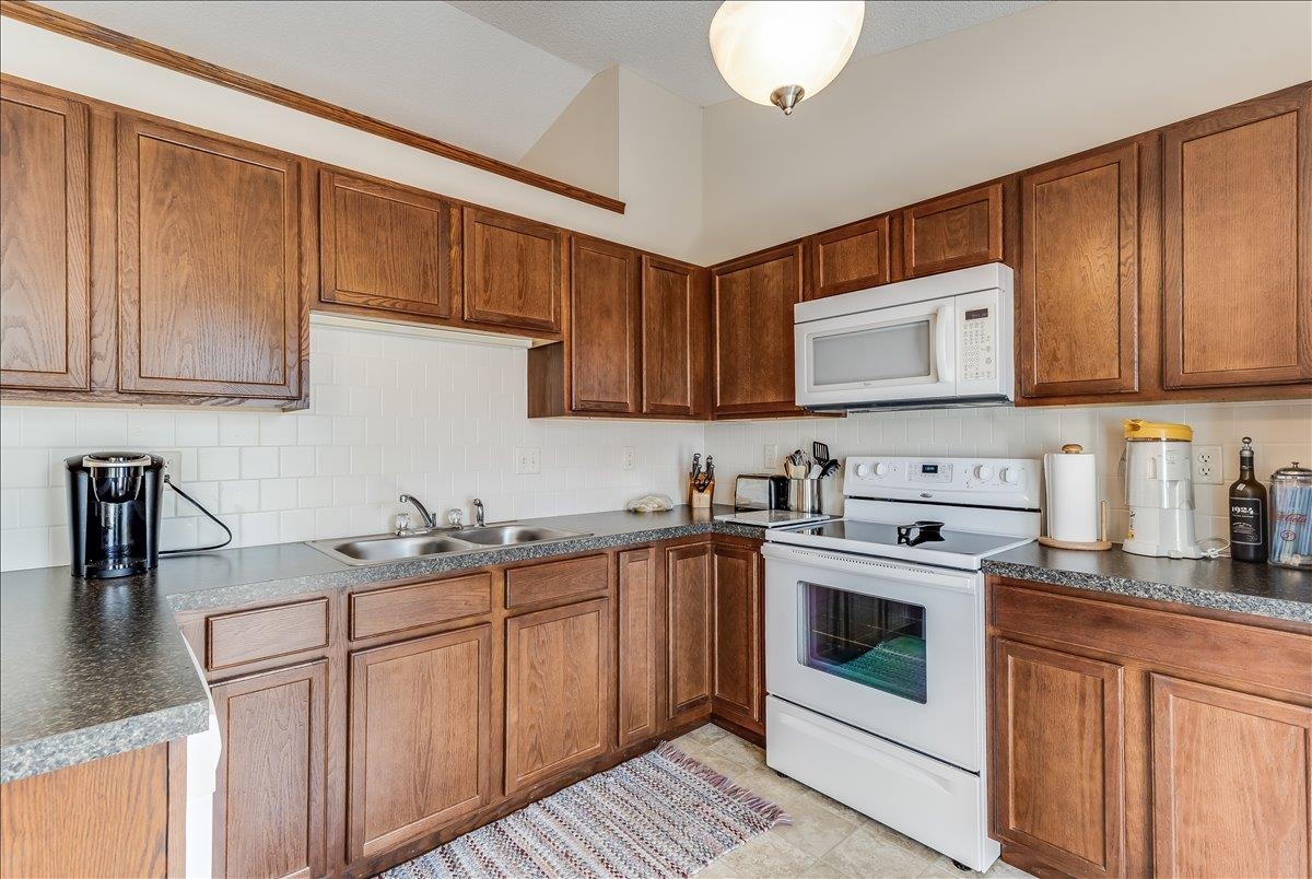 840 E Winding Ln Court Derby KS 67037