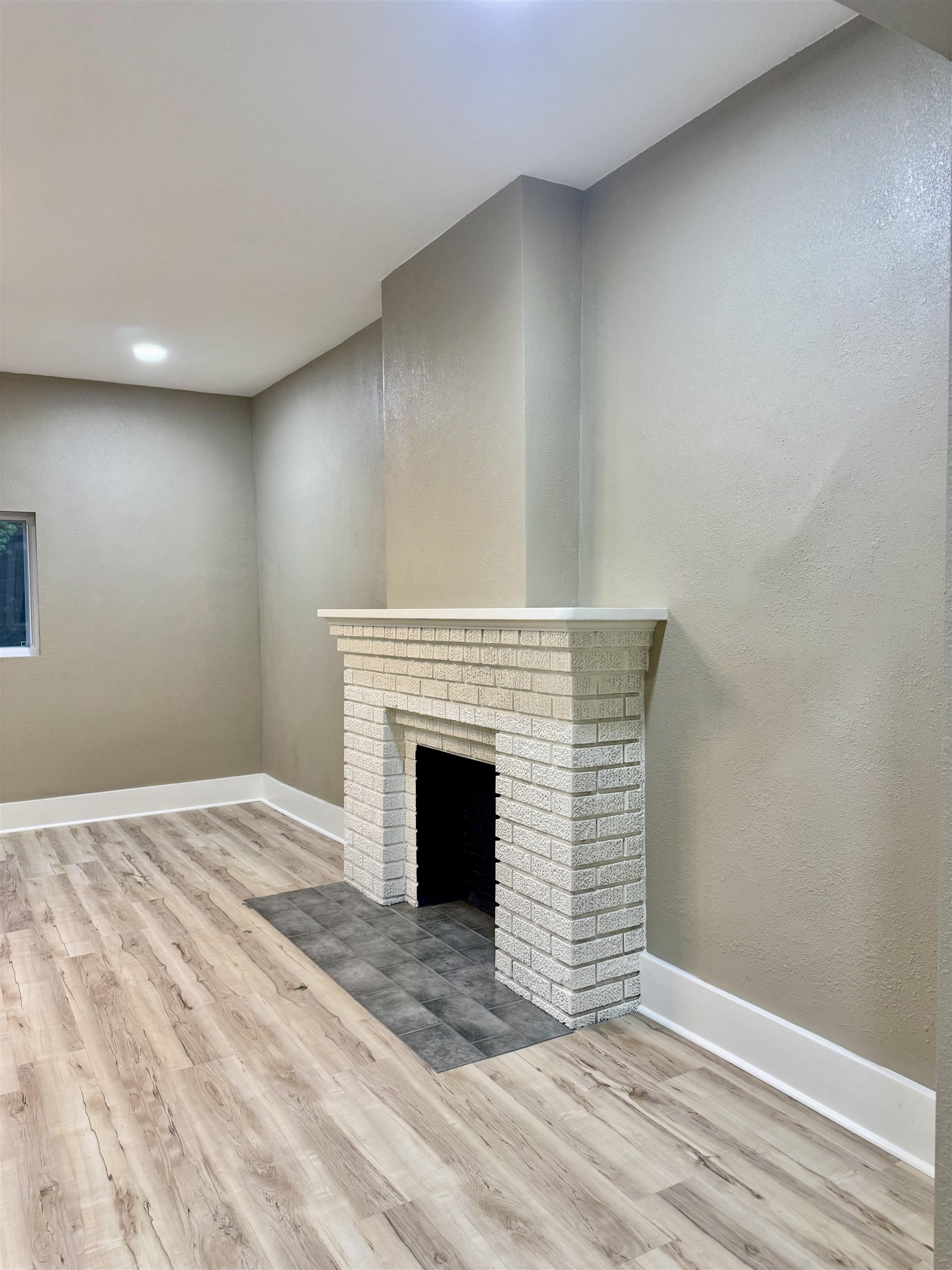 1502 E 2nd Winfield KS 67156