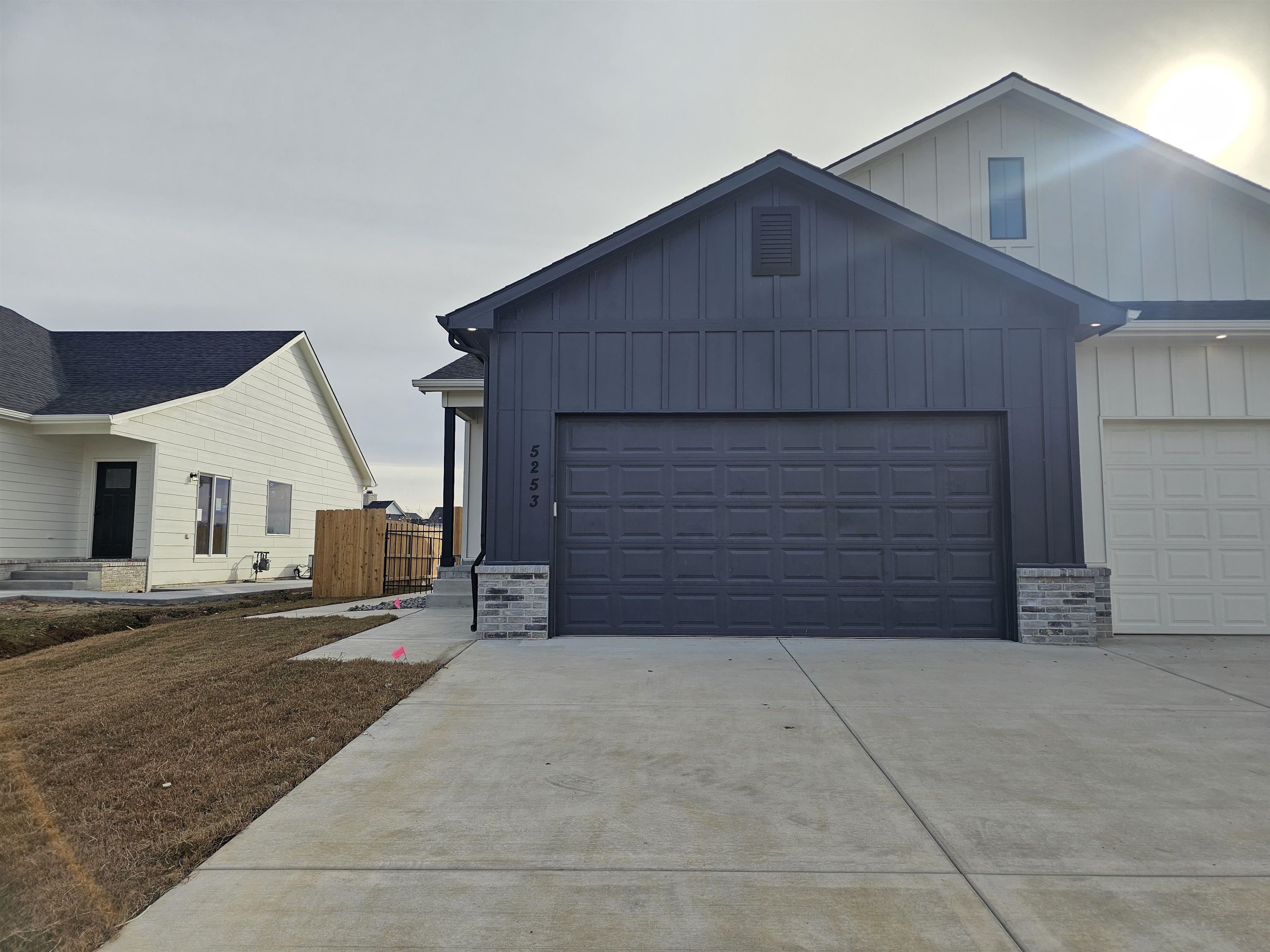 5253 Pinecrest Court N Bel Aire KS 67220