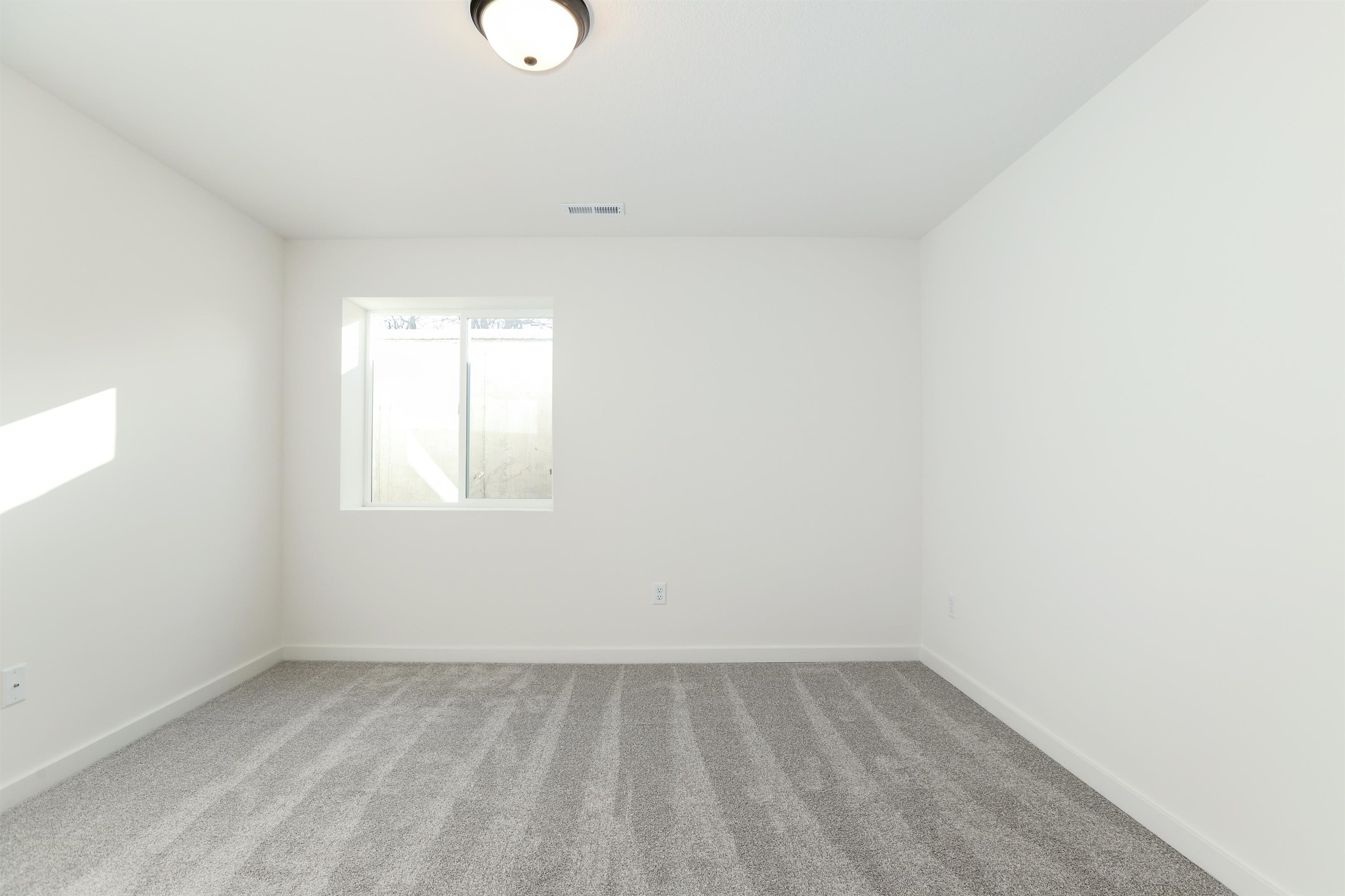 5253 Pinecrest Court N Bel Aire KS 67220