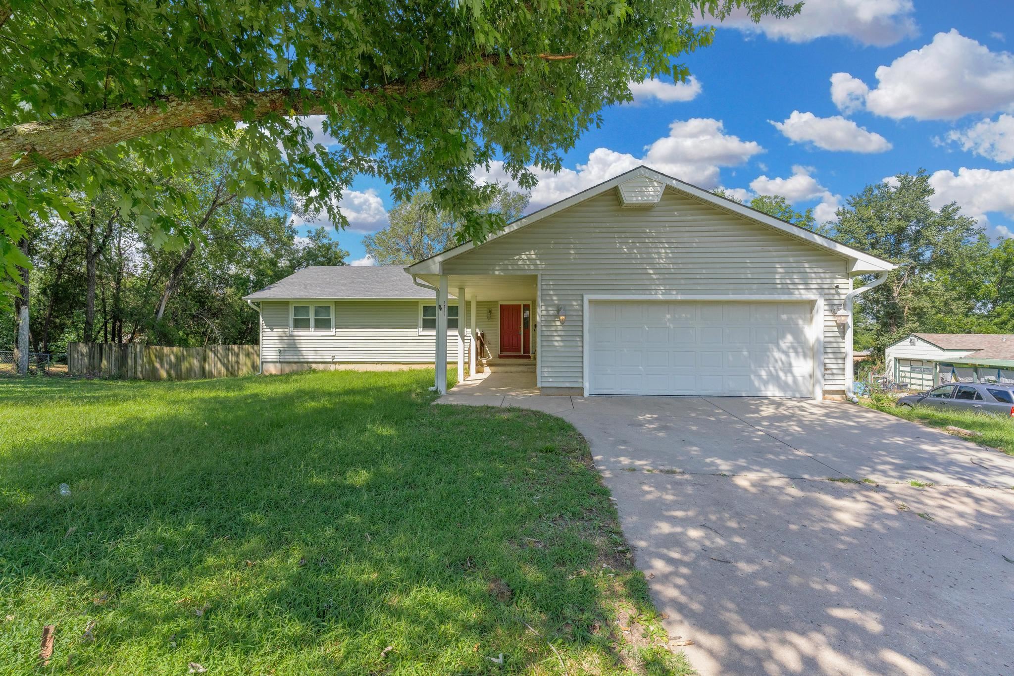 1211 Bobbie Street Augusta KS 67010