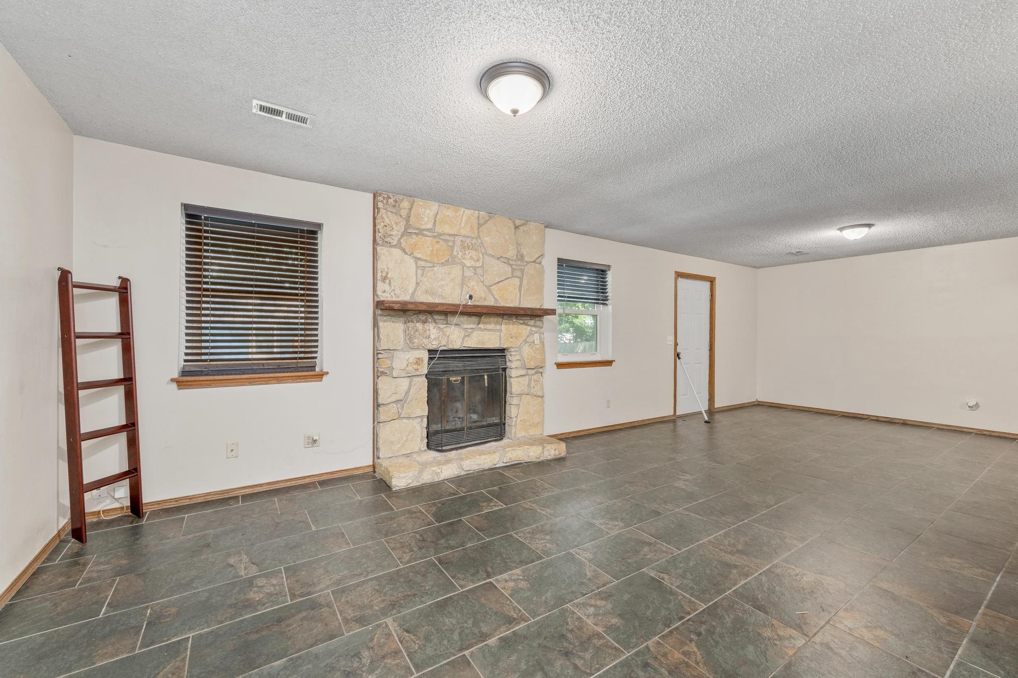 1211 Bobbie Street Augusta KS 67010