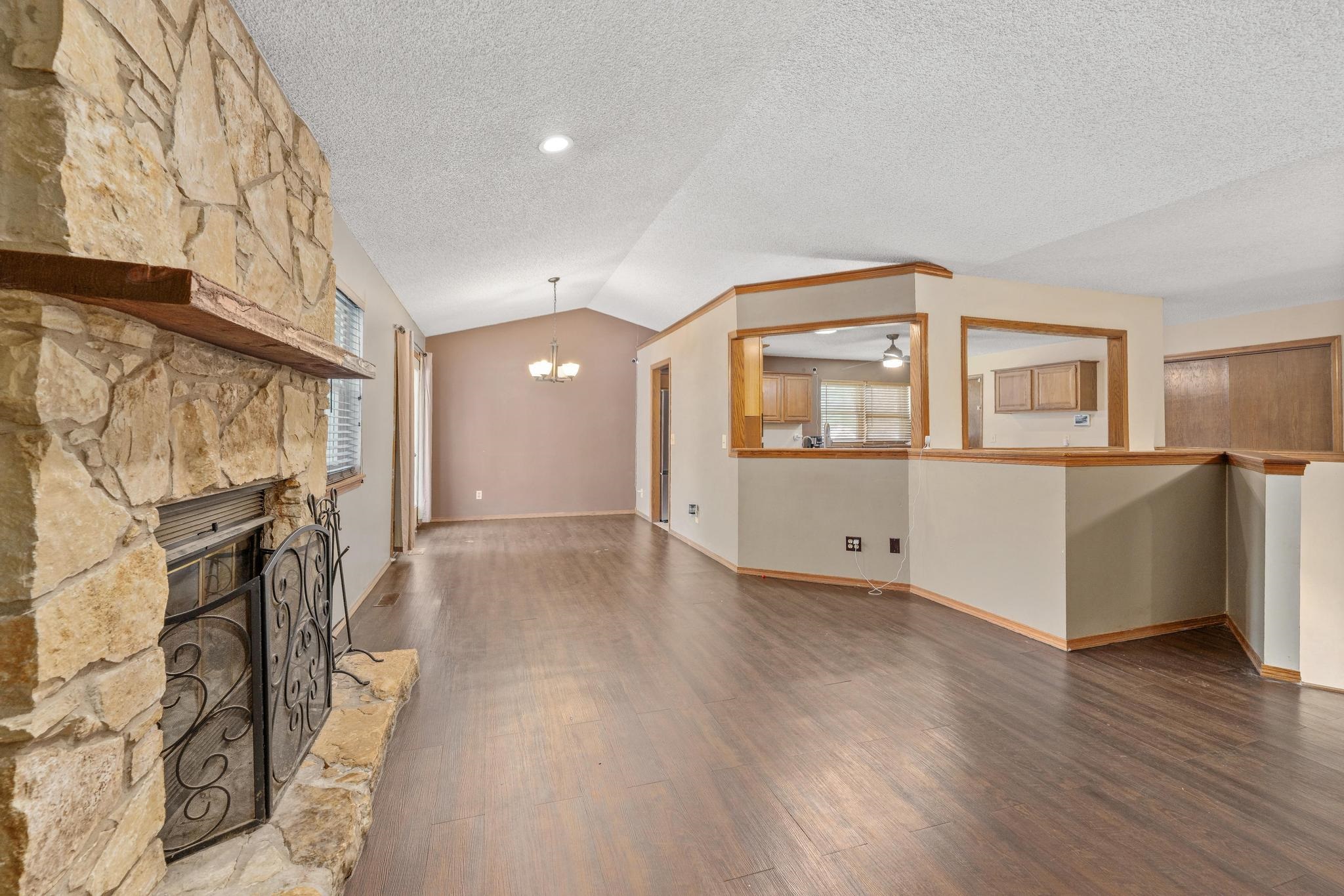 1211 Bobbie Street Augusta KS 67010