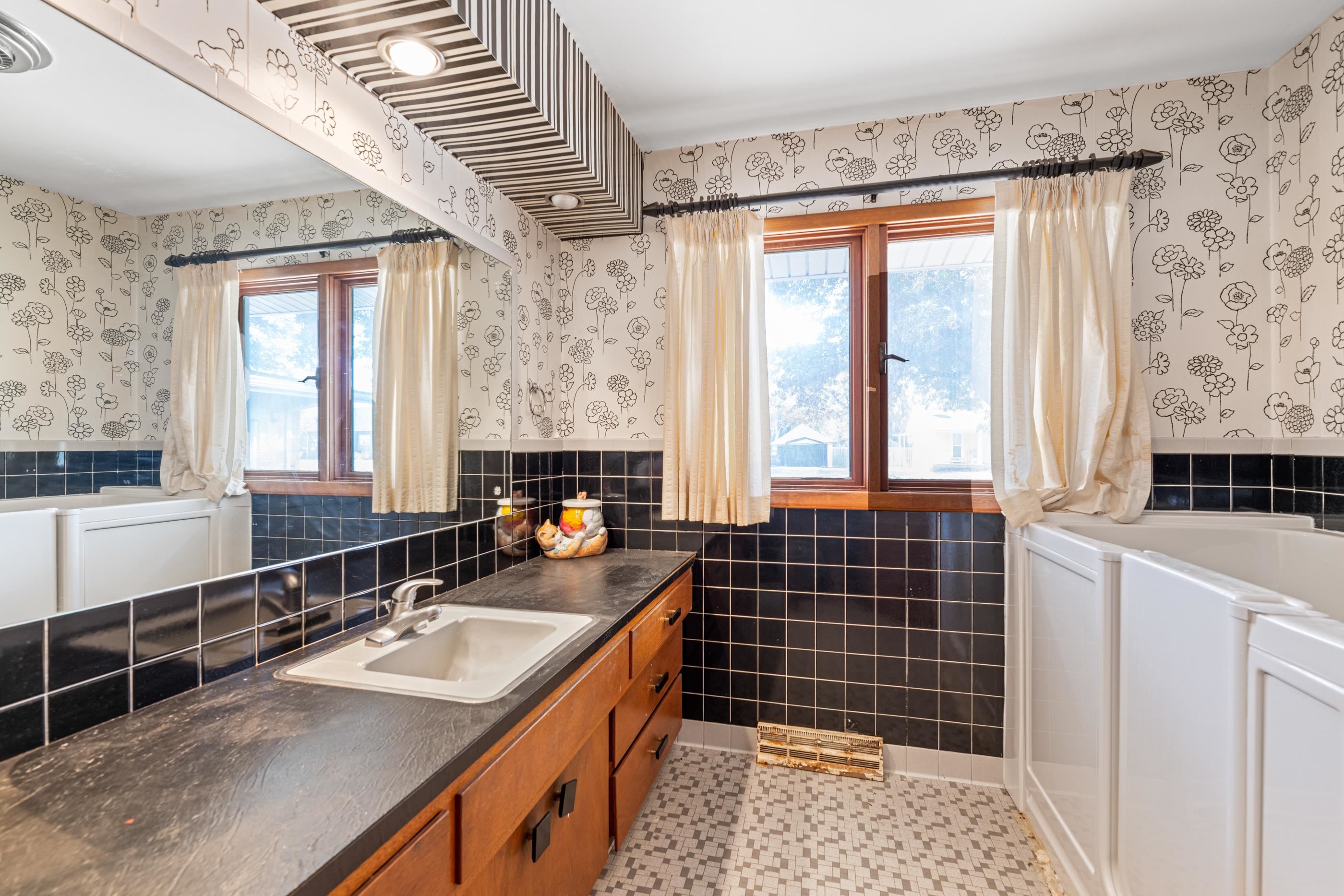 513 N Madison Avenue Anthony KS 67003