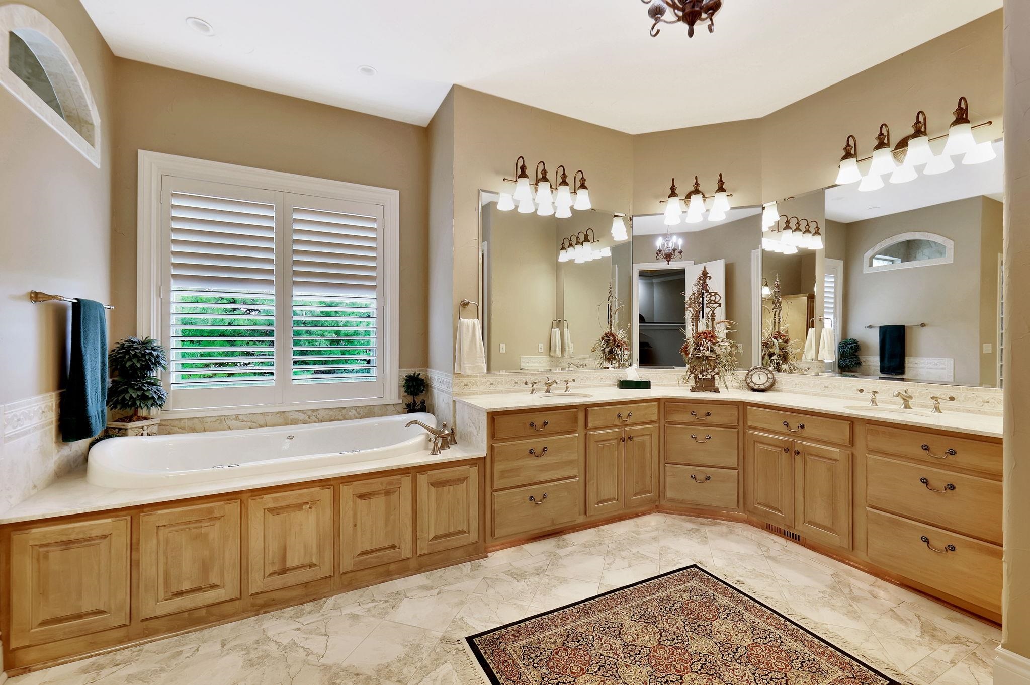 211 E Cedar Ridge Court Andover KS 67002