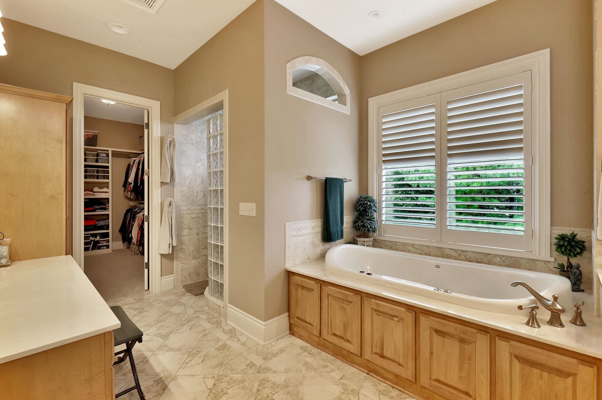 211 E Cedar Ridge Court Andover KS 67002