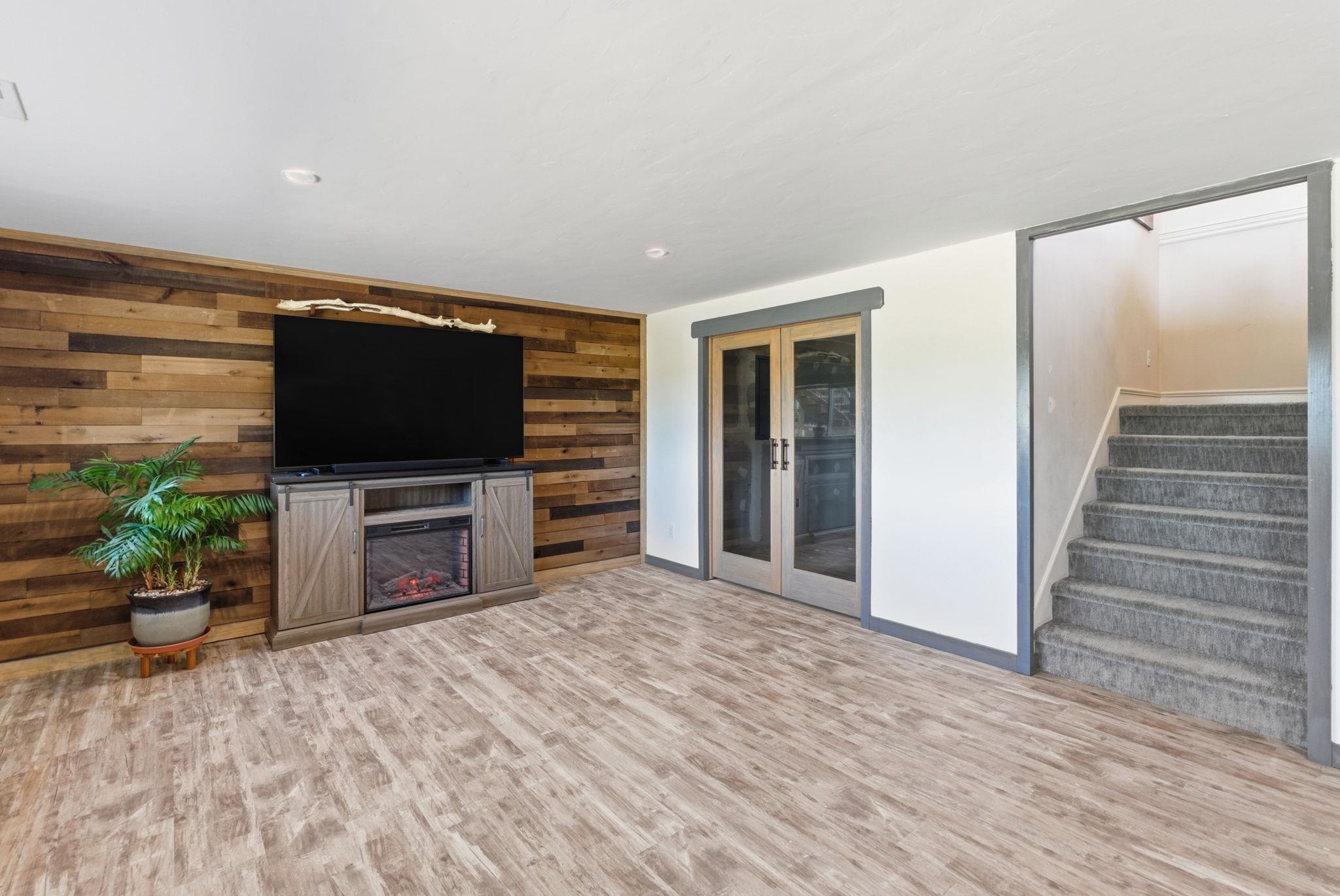 1105 Park Glen Street Clearwater KS 67026