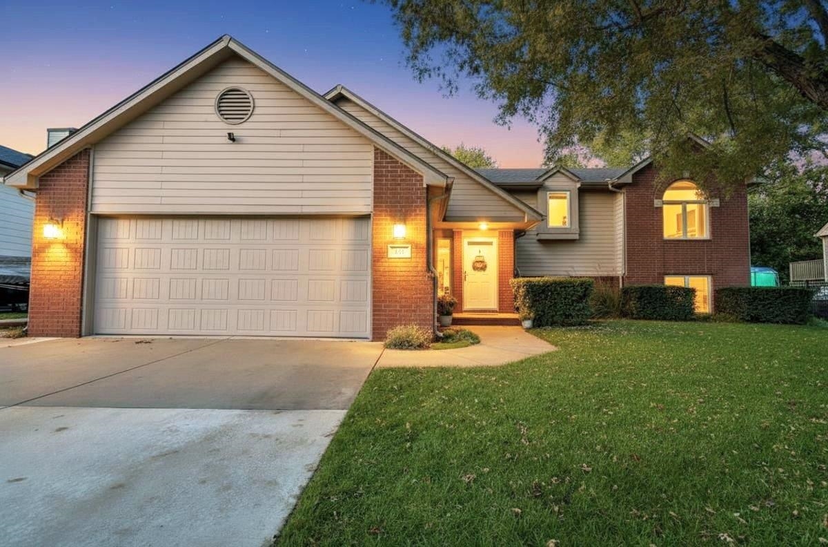 518 E Wahoo Street Derby KS 67037