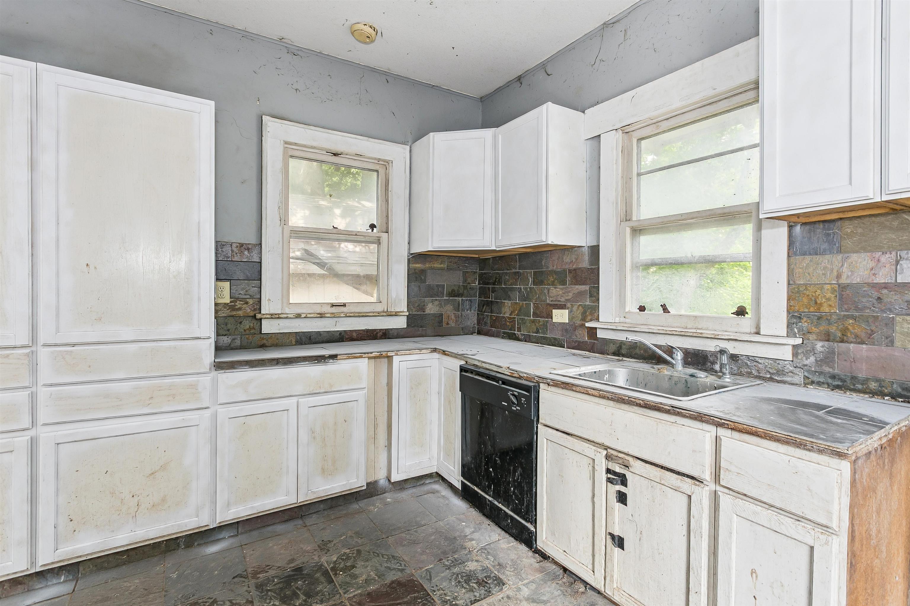 216 E Main Augusta KS 67010-0000