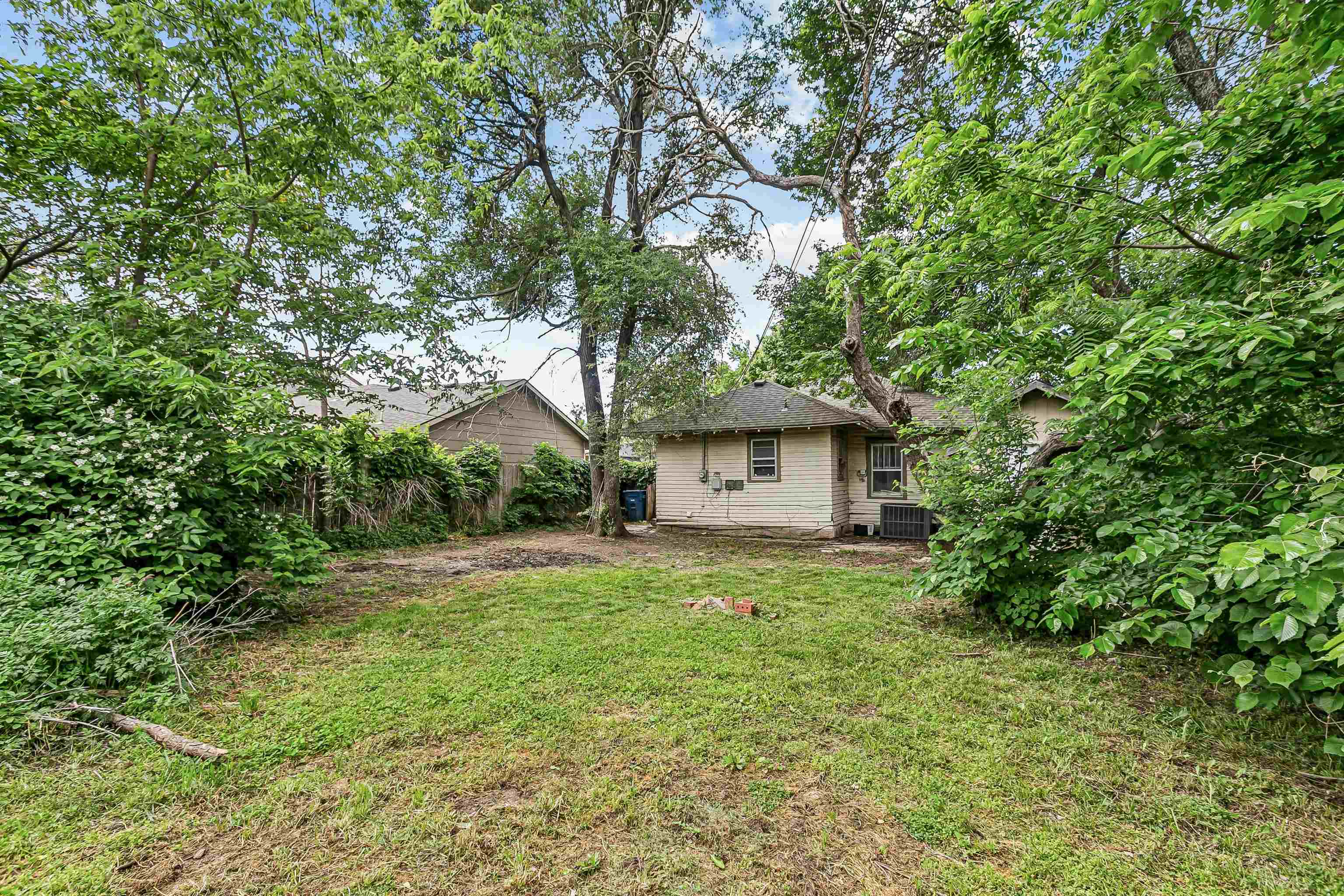 216 E Main Augusta KS 67010-0000