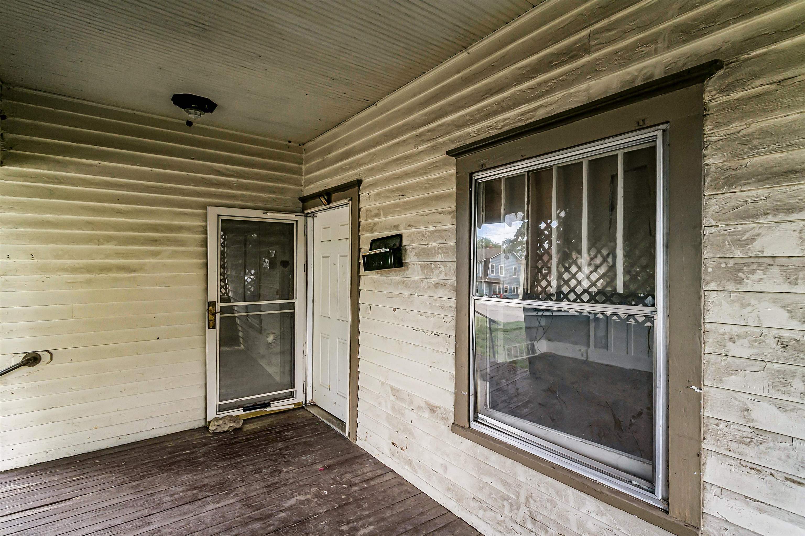 216 E Main Augusta KS 67010-0000