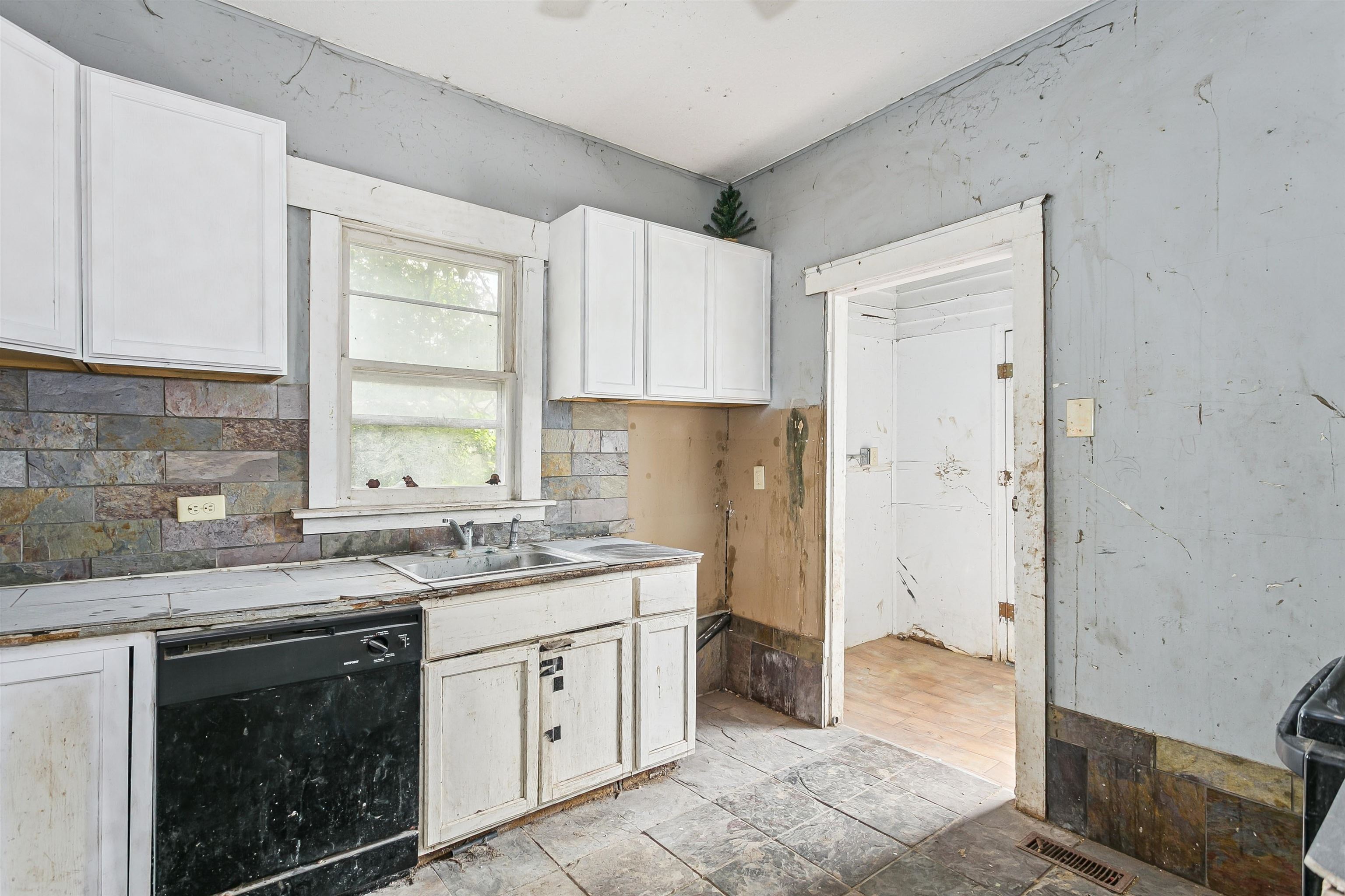 216 E Main Augusta KS 67010-0000