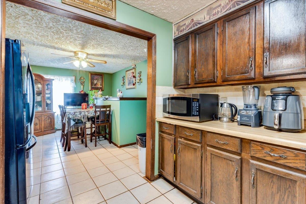 2419 N Rosenthal Avenue Wichita KS 67204-6129