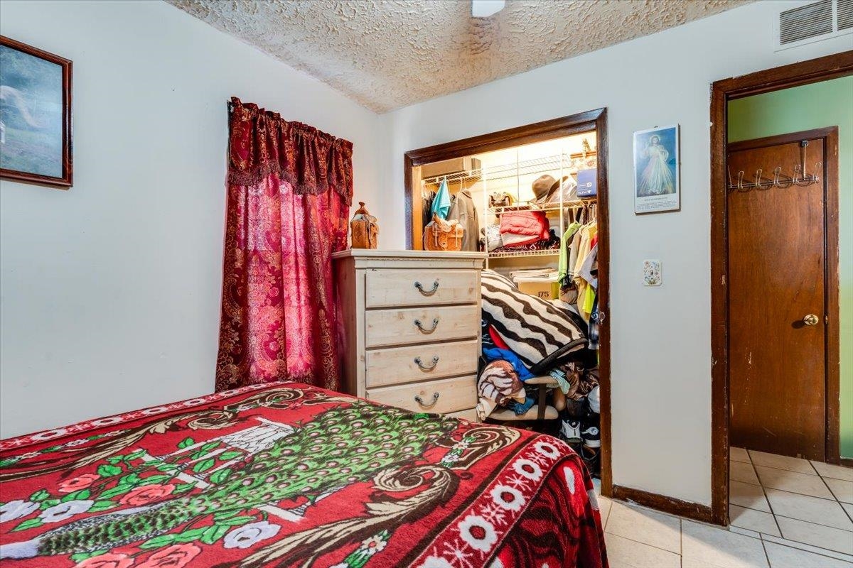 2419 N Rosenthal Avenue Wichita KS 67204-6129
