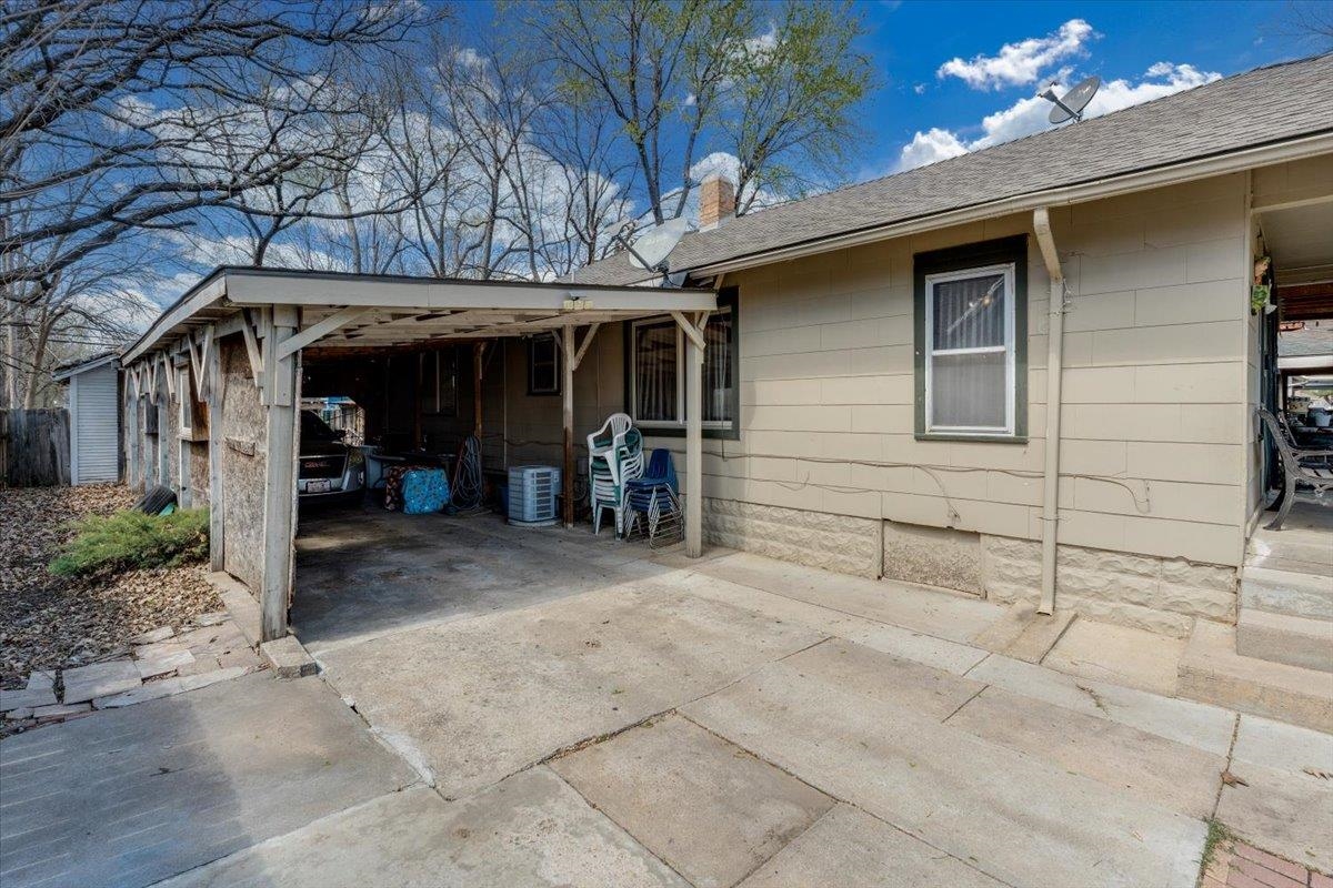 2419 N Rosenthal Avenue Wichita KS 67204-6129