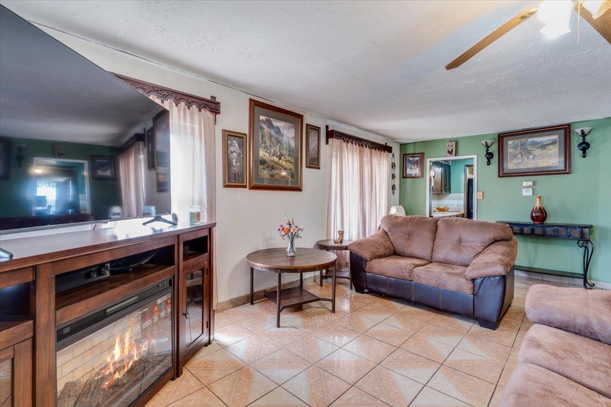 2419 N Rosenthal Avenue Wichita KS 67204-6129