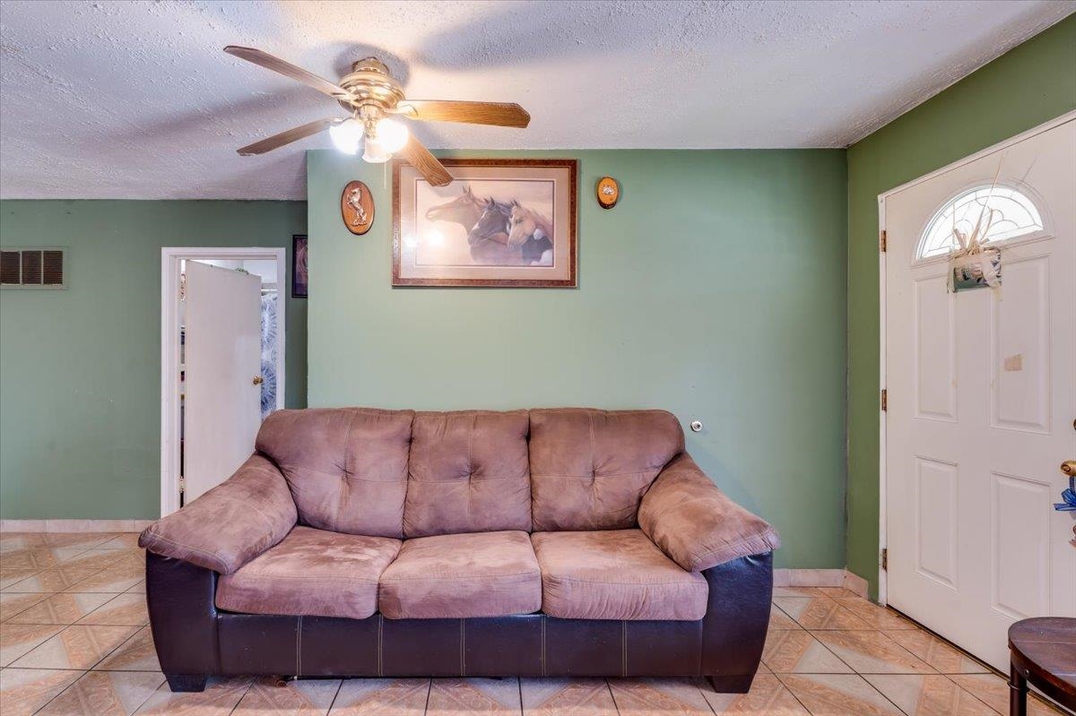2419 N Rosenthal Avenue Wichita KS 67204-6129