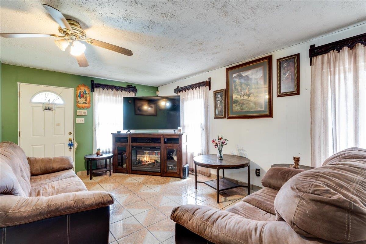 2419 N Rosenthal Avenue Wichita KS 67204-6129