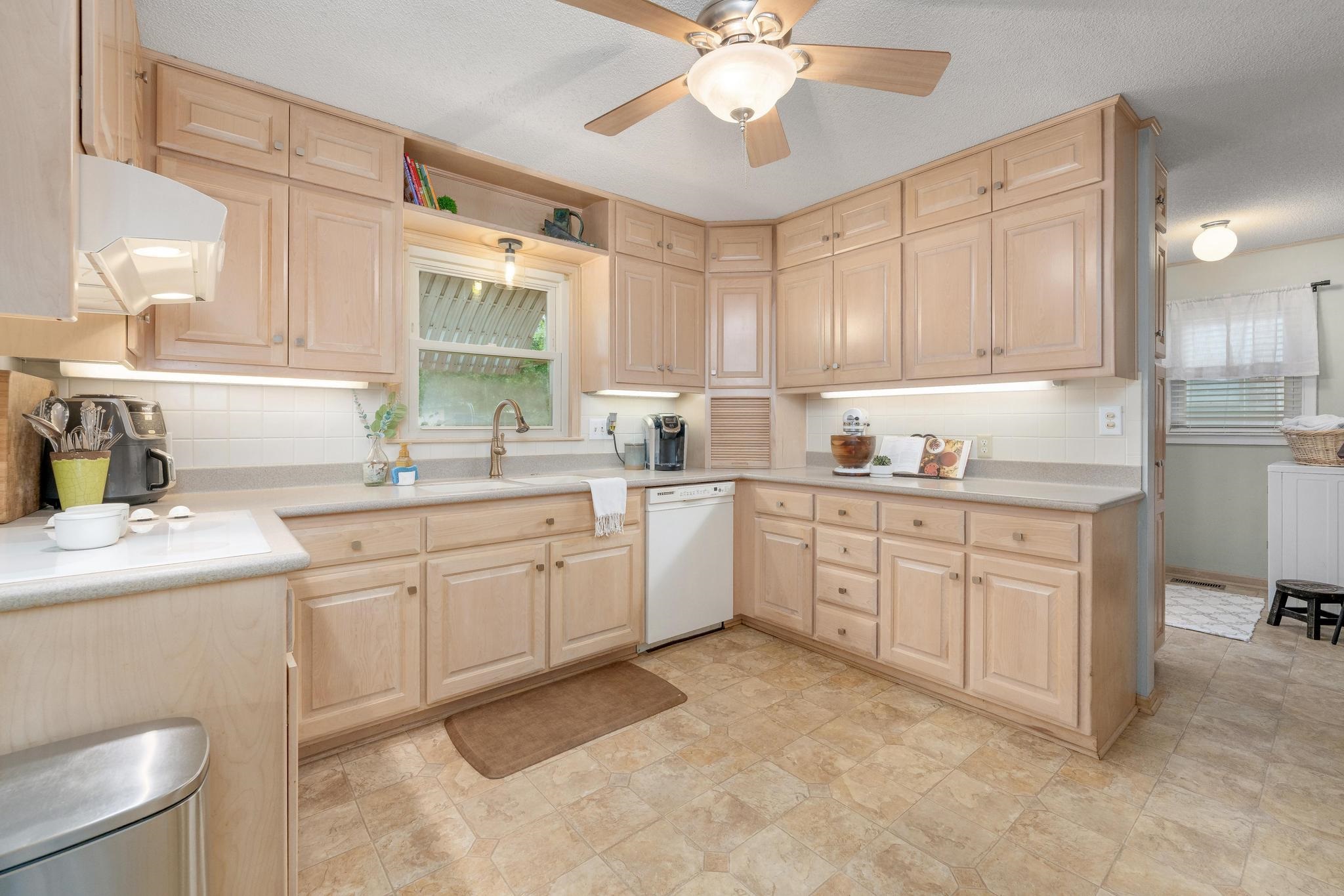 735 N Chickadee Wichita KS 67212