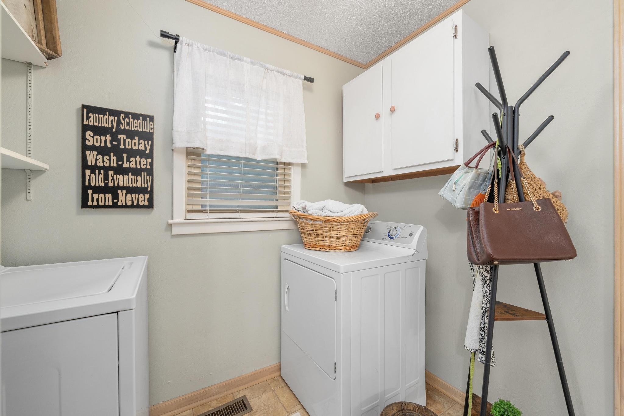 735 N Chickadee Wichita KS 67212