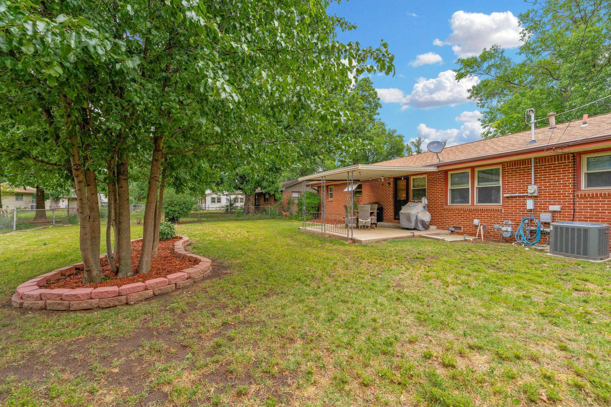 735 N Chickadee Wichita KS 67212