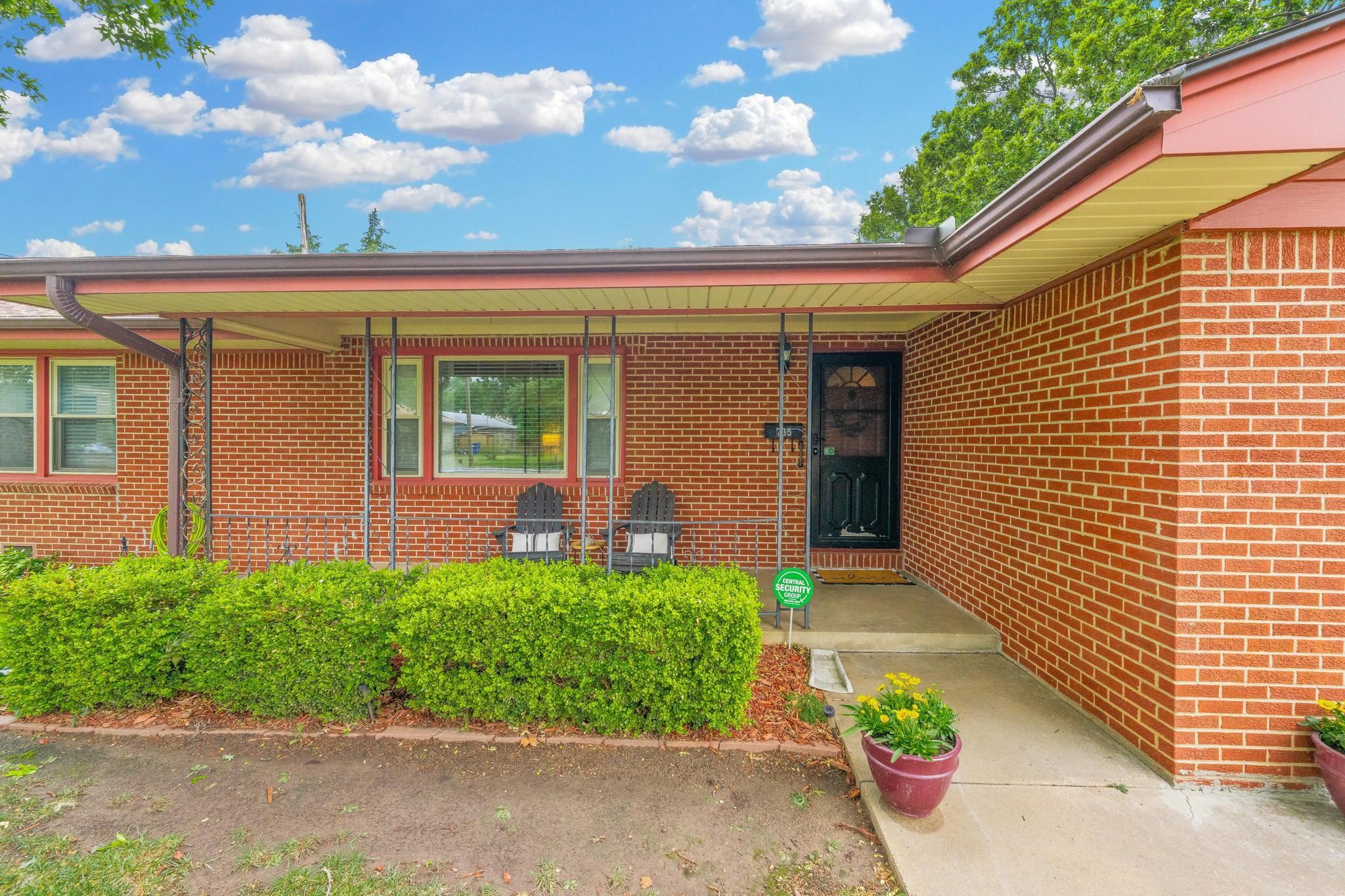 735 N Chickadee Wichita KS 67212