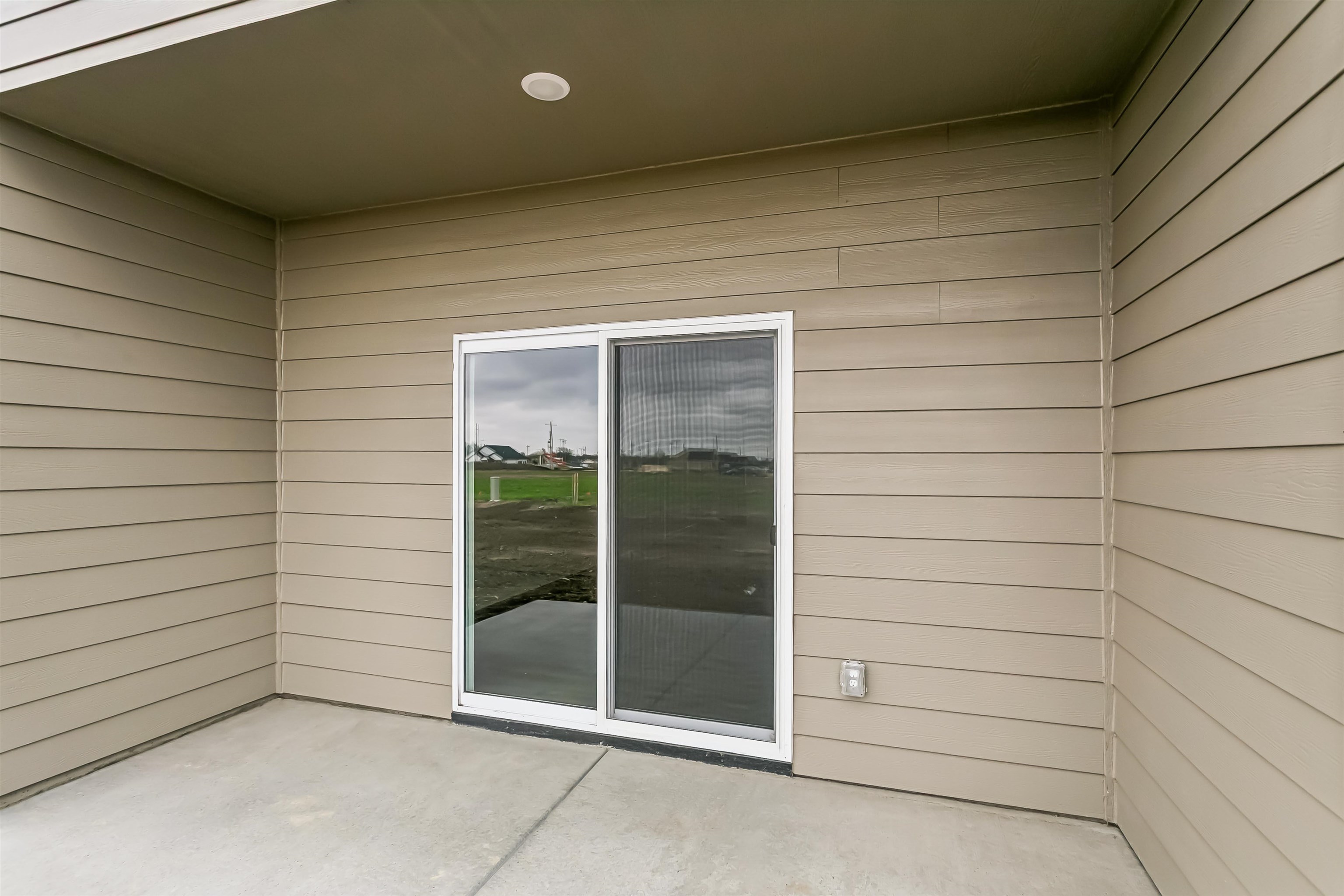 1562 N Emerald Valley Drive Mulvane KS 67110